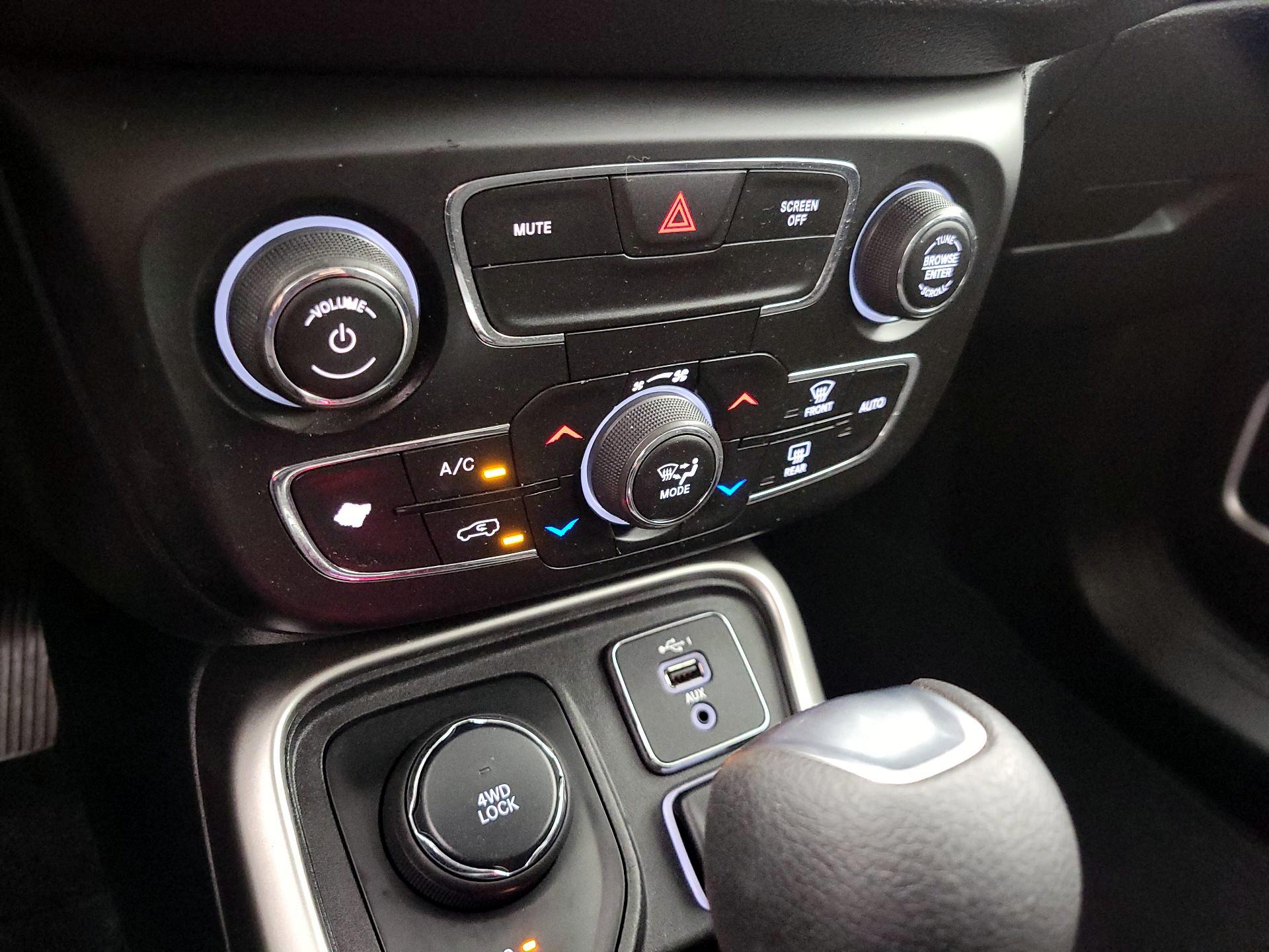 Thumbnail: 2021 Jeep Compass - 16