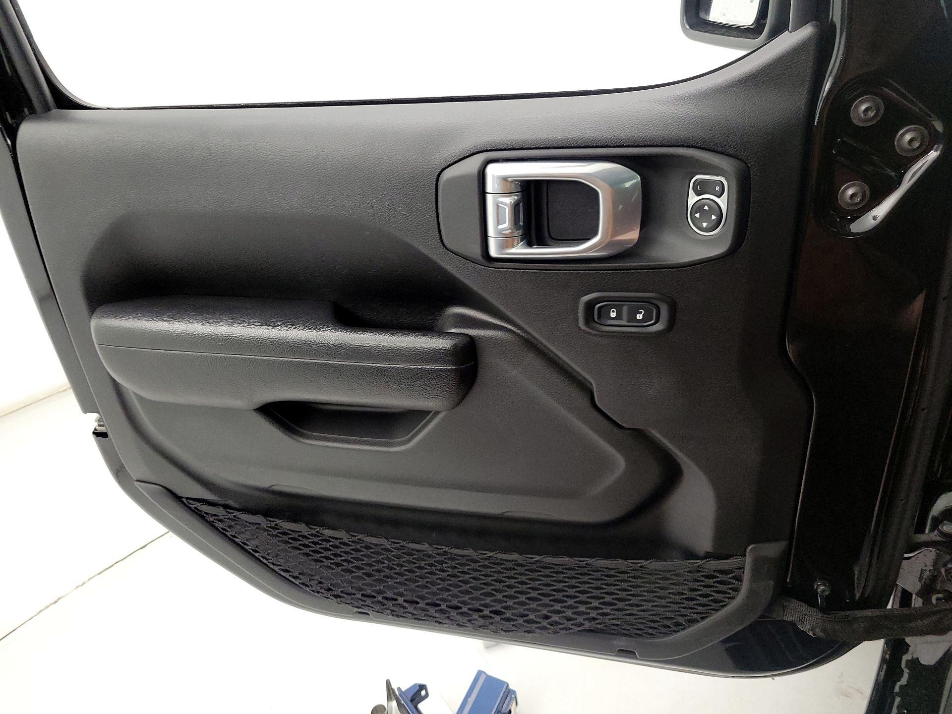 Thumbnail: 2022 Jeep Wrangler - 12