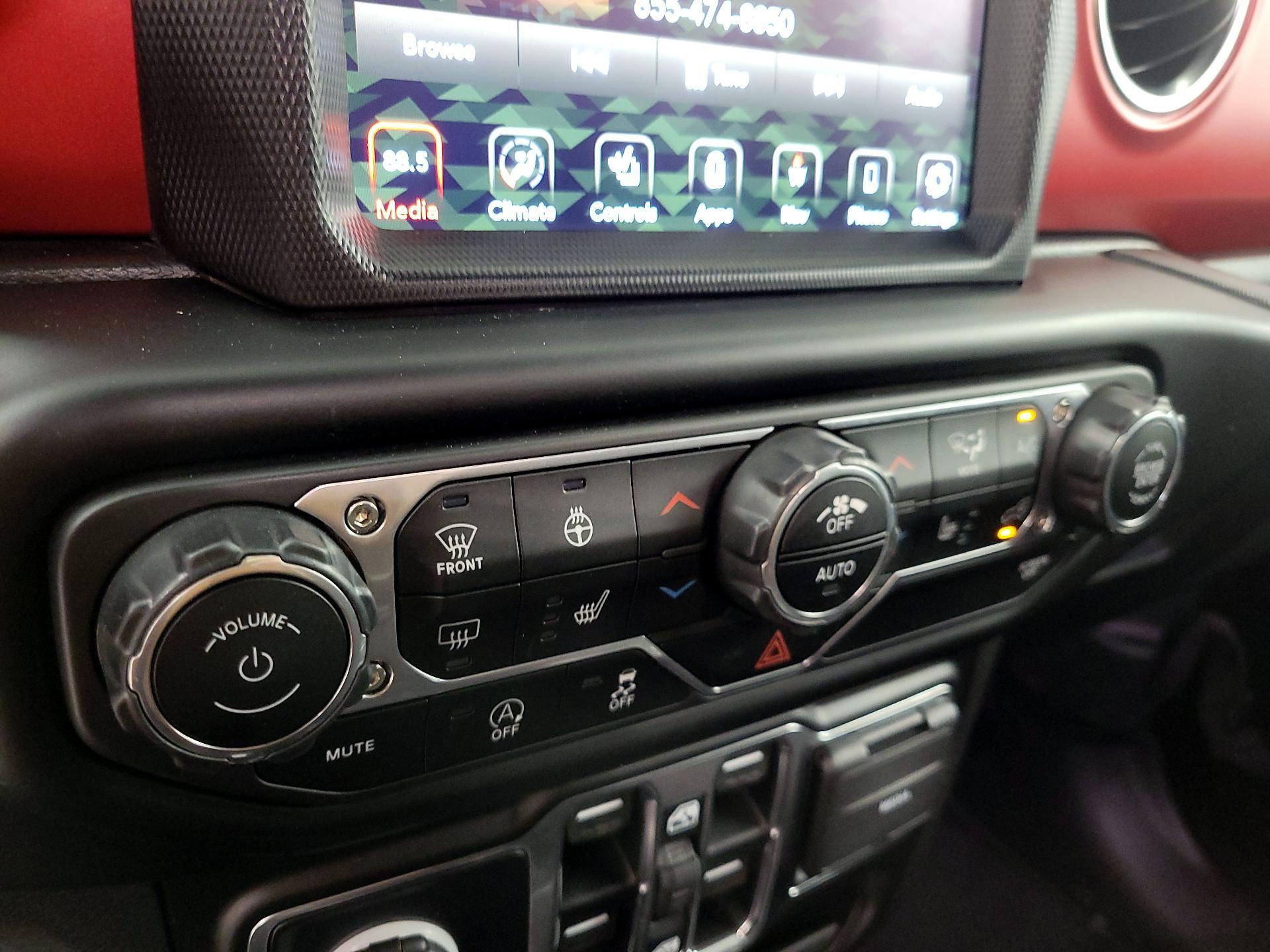 Thumbnail: 2022 Jeep Wrangler - 17