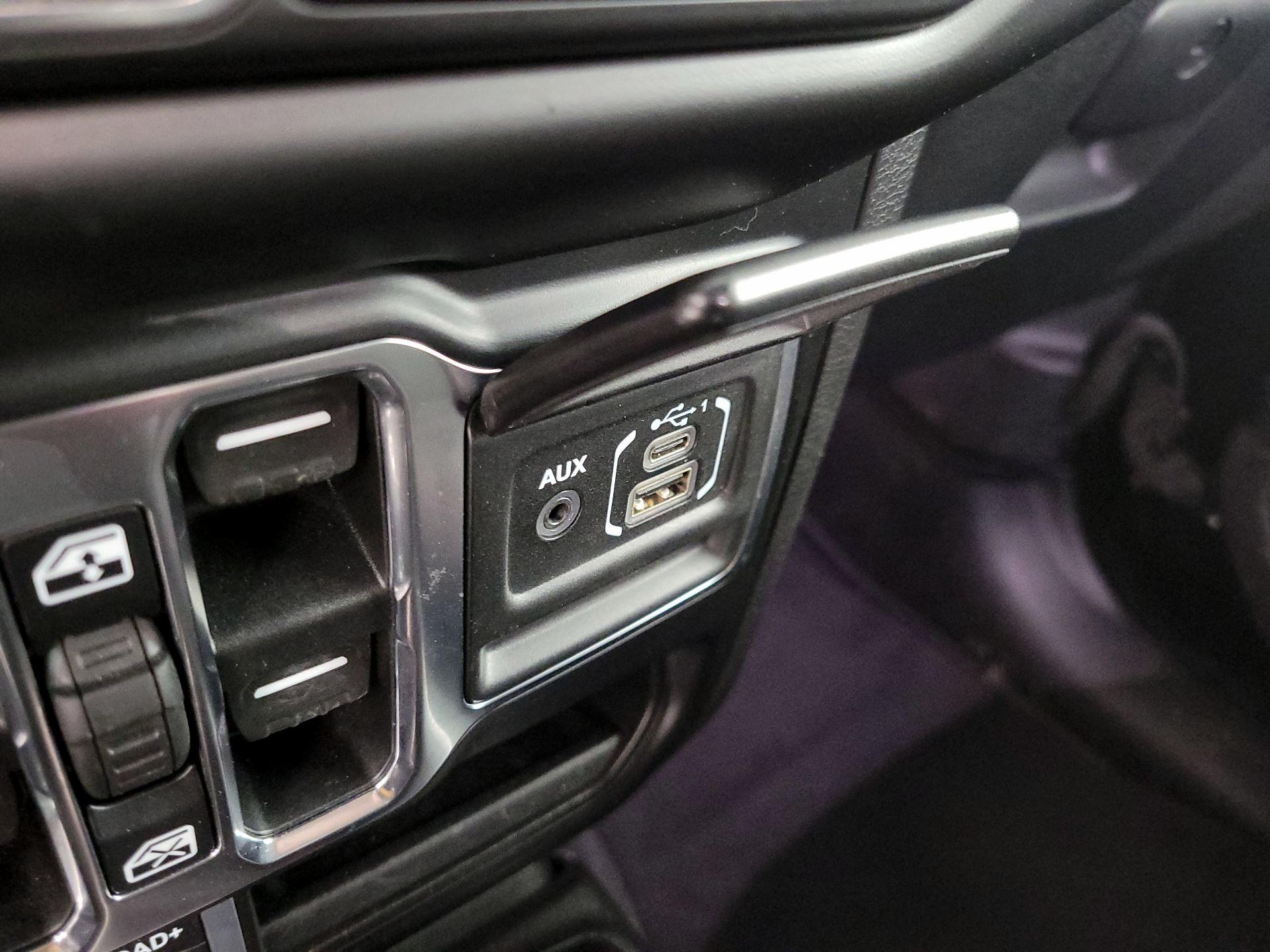 Thumbnail: 2022 Jeep Wrangler - 19