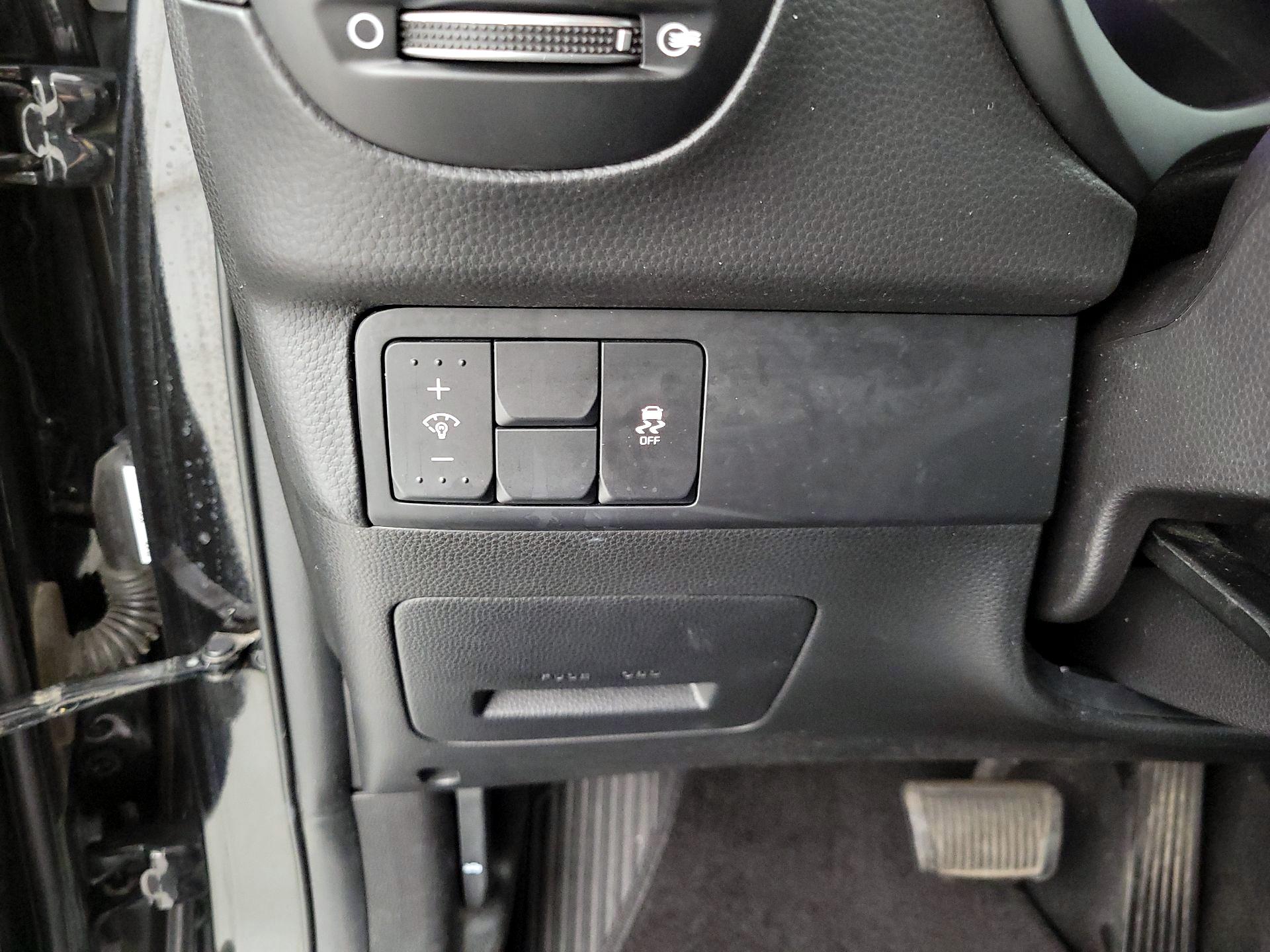 Thumbnail: 2019 Kia Soul - 13