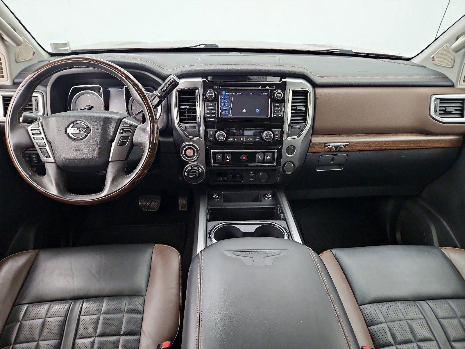 2017 Nissan Titan Platinum Reserve - Photo 10