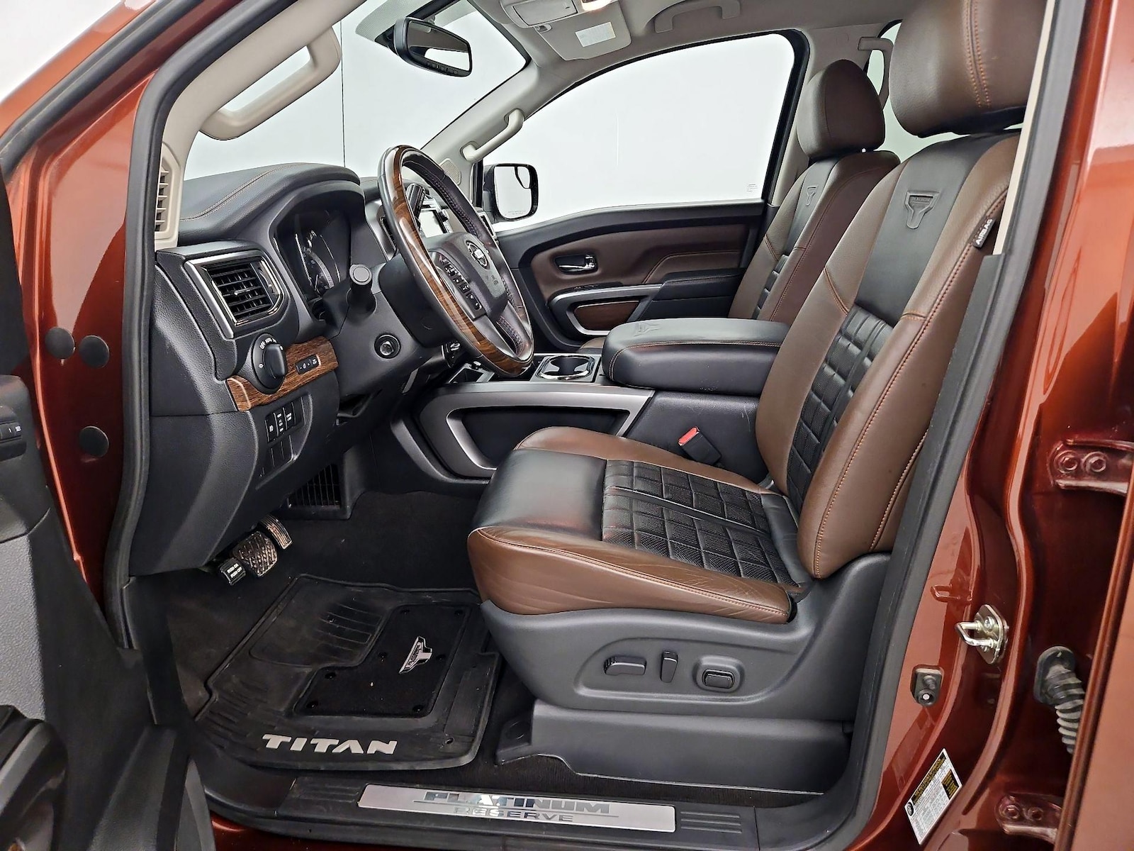 2017 Nissan Titan Platinum Reserve - Photo 12