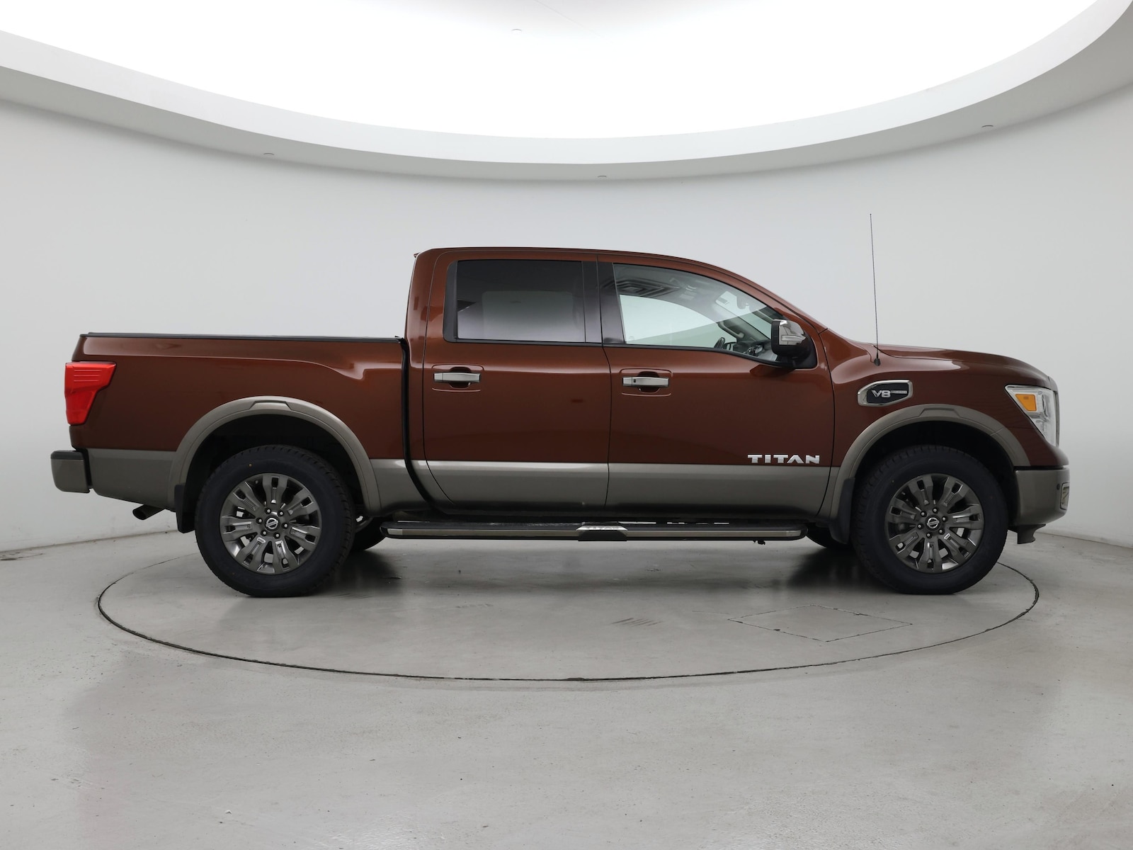 2017 Nissan Titan Platinum Reserve - Photo 8