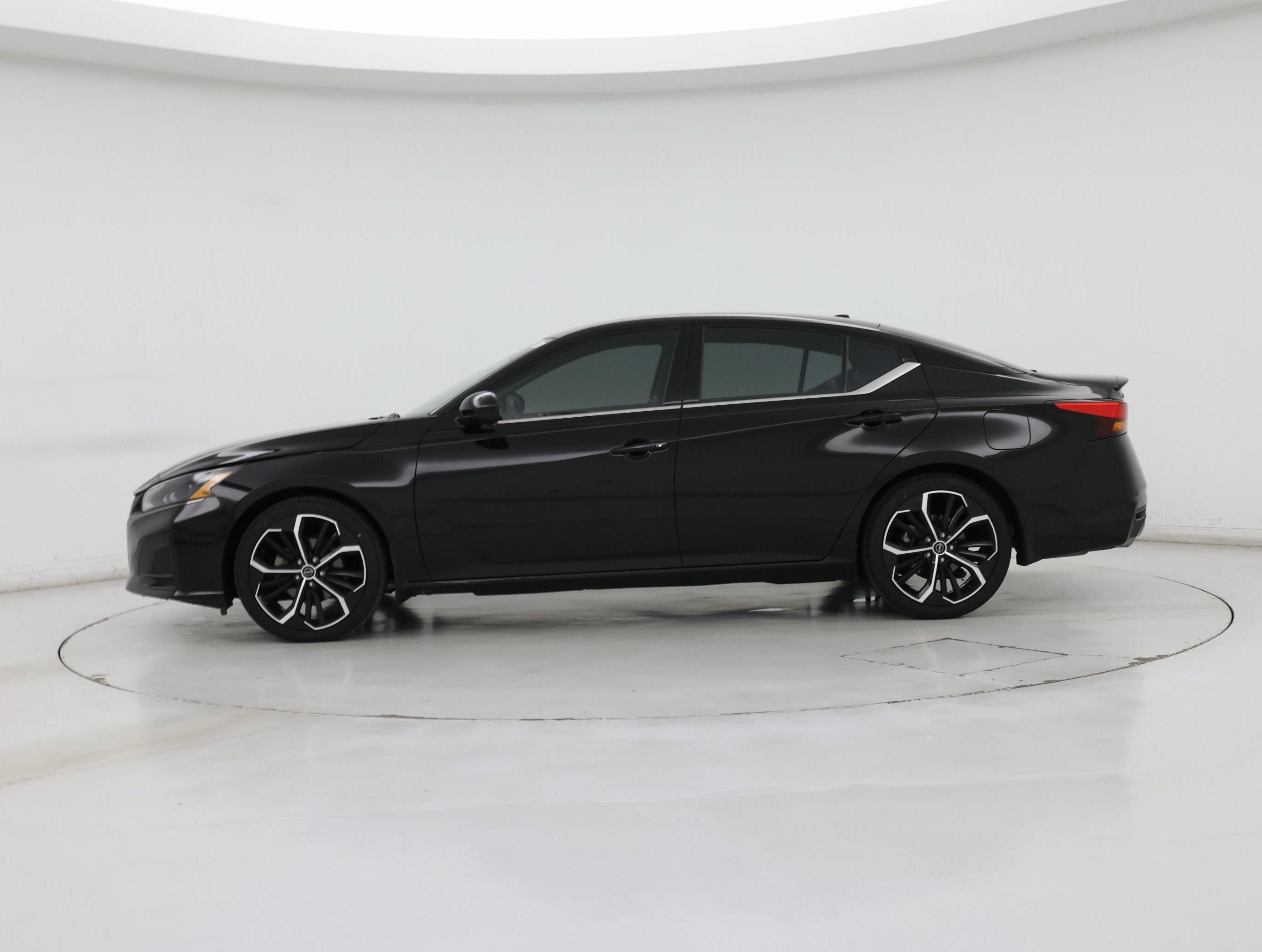 Thumbnail: 2023 Nissan Altima - 3