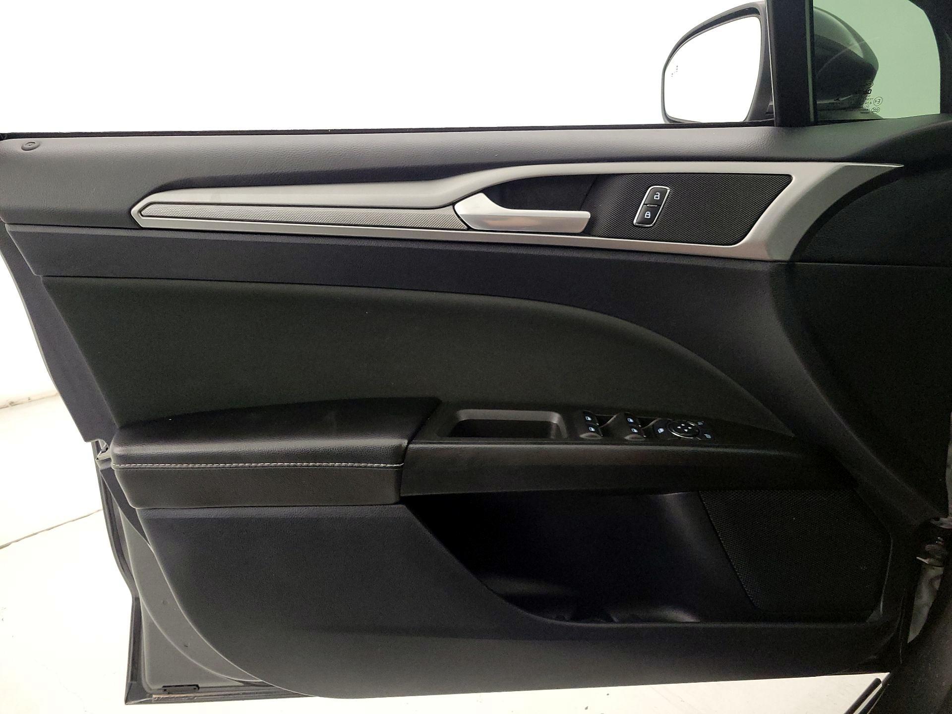 Thumbnail: 2020 Ford Fusion - 12