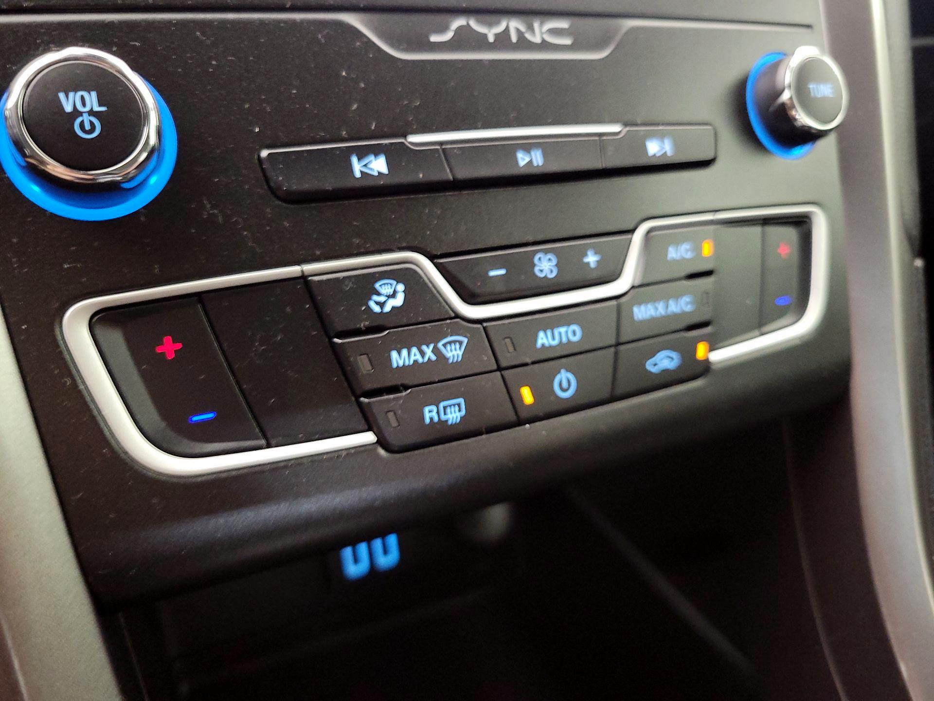 Thumbnail: 2020 Ford Fusion - 16