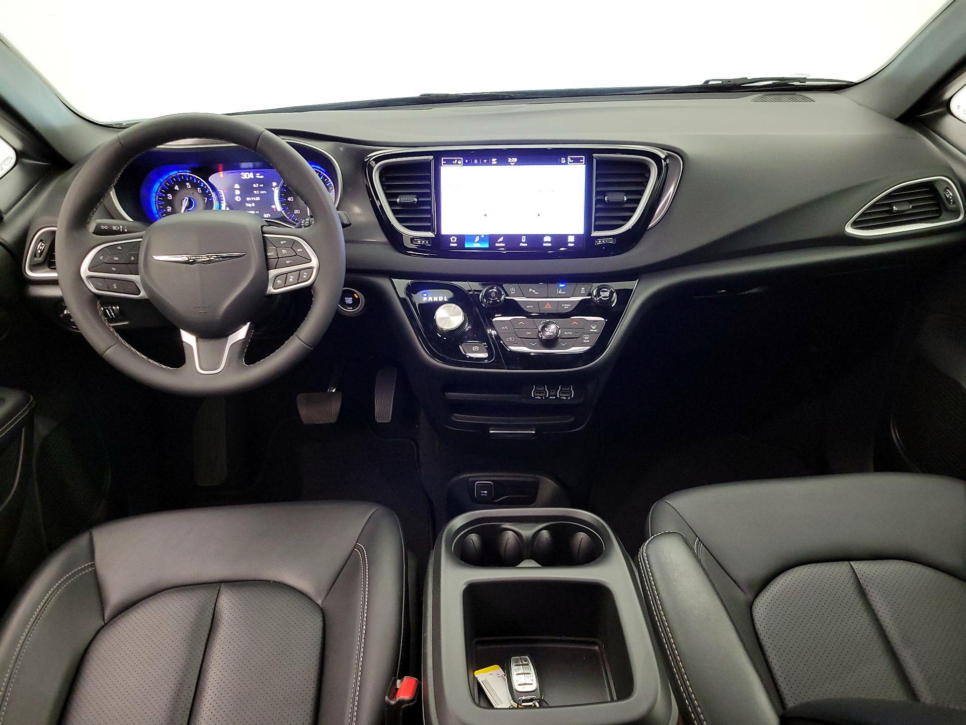 Thumbnail: 2025 Chrysler Pacifica - 9