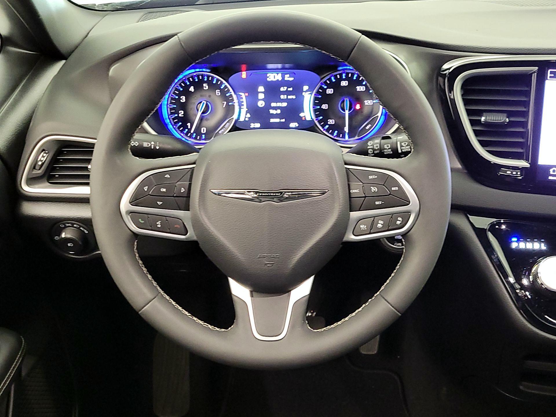 Thumbnail: 2025 Chrysler Pacifica - 10