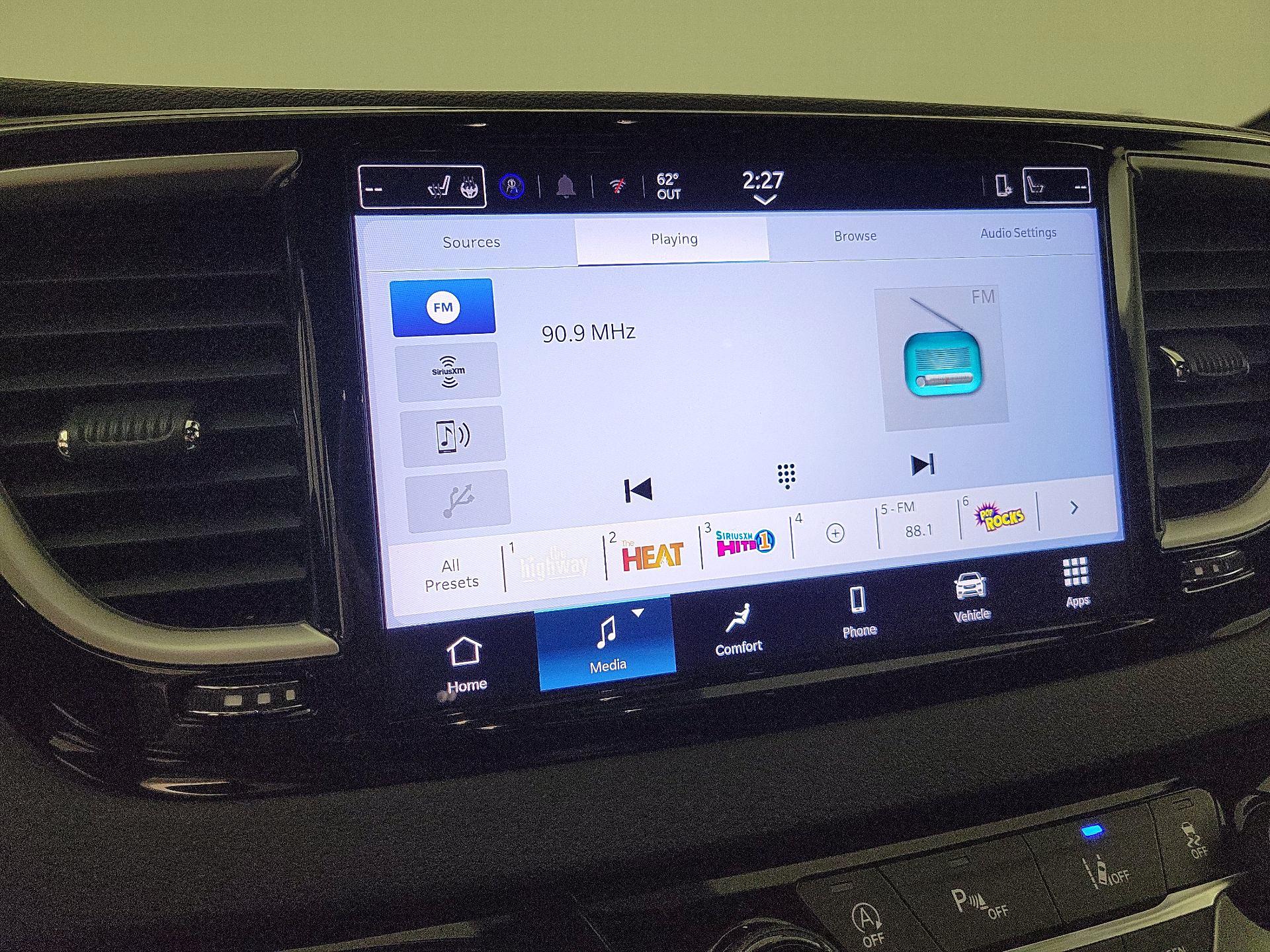 Thumbnail: 2025 Chrysler Pacifica - 15