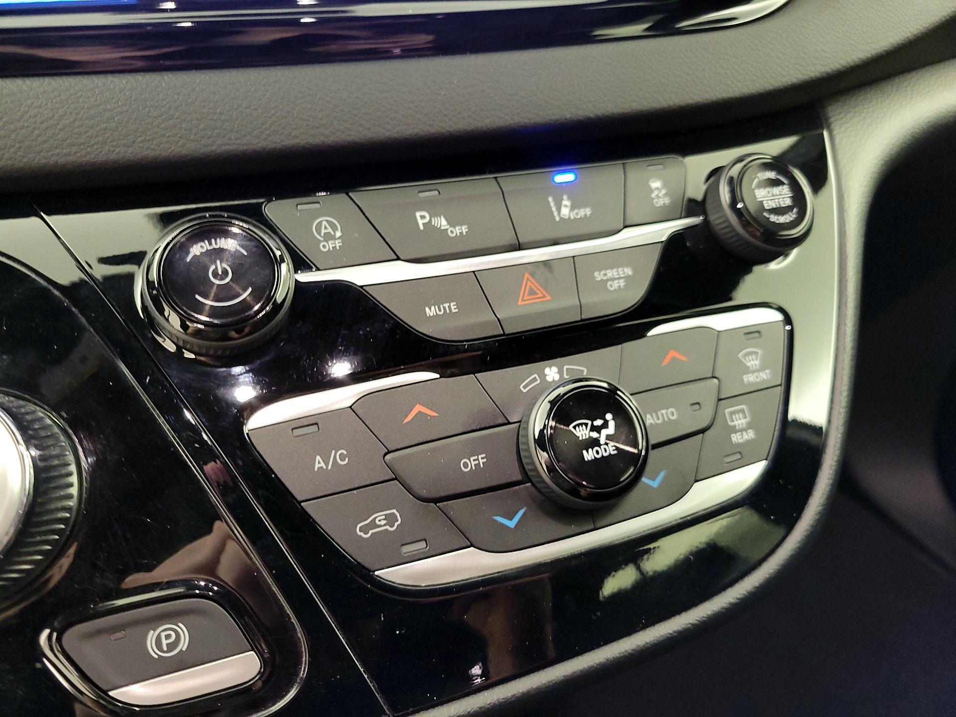 Thumbnail: 2025 Chrysler Pacifica - 16