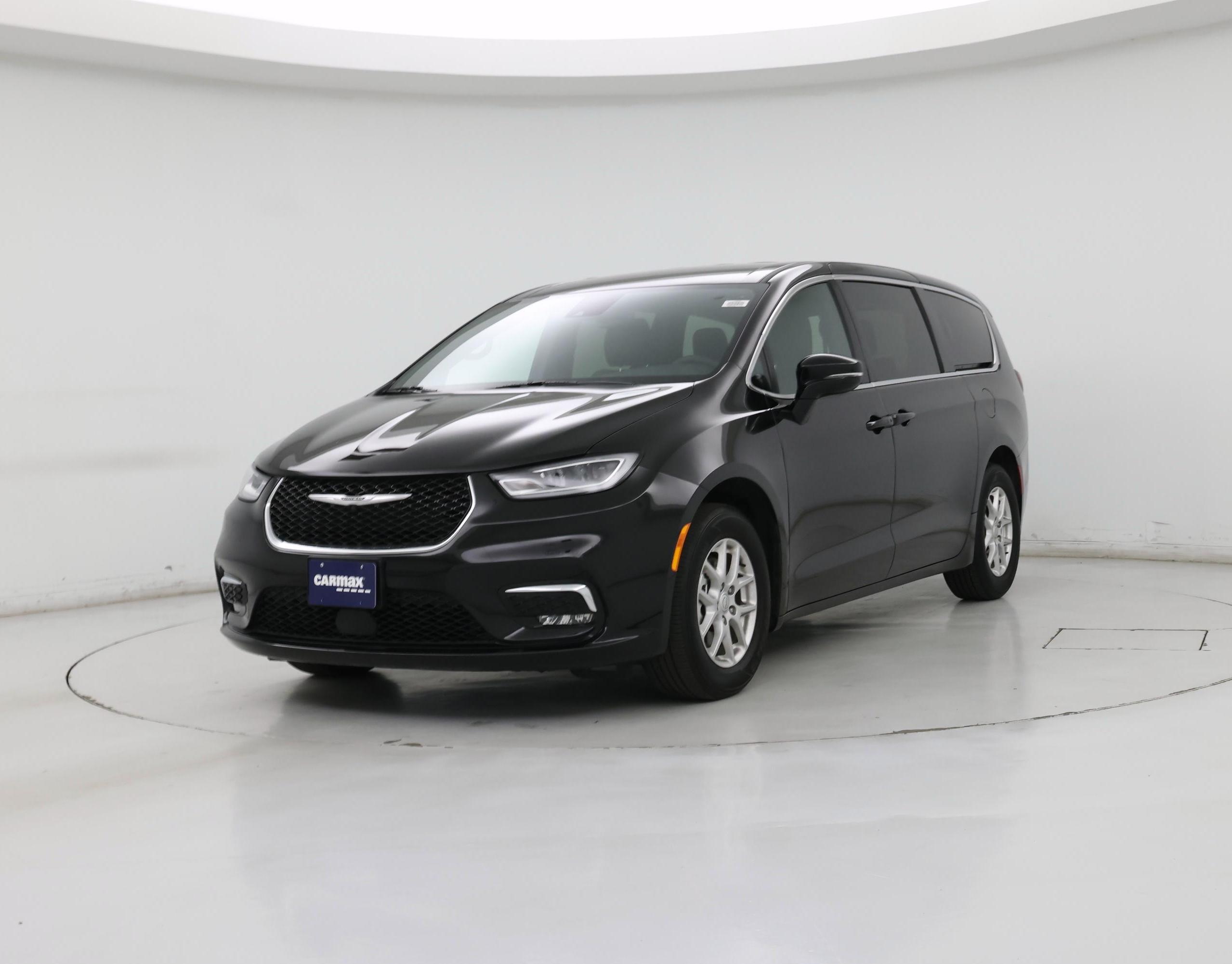 Thumbnail: 2025 Chrysler Pacifica - 4