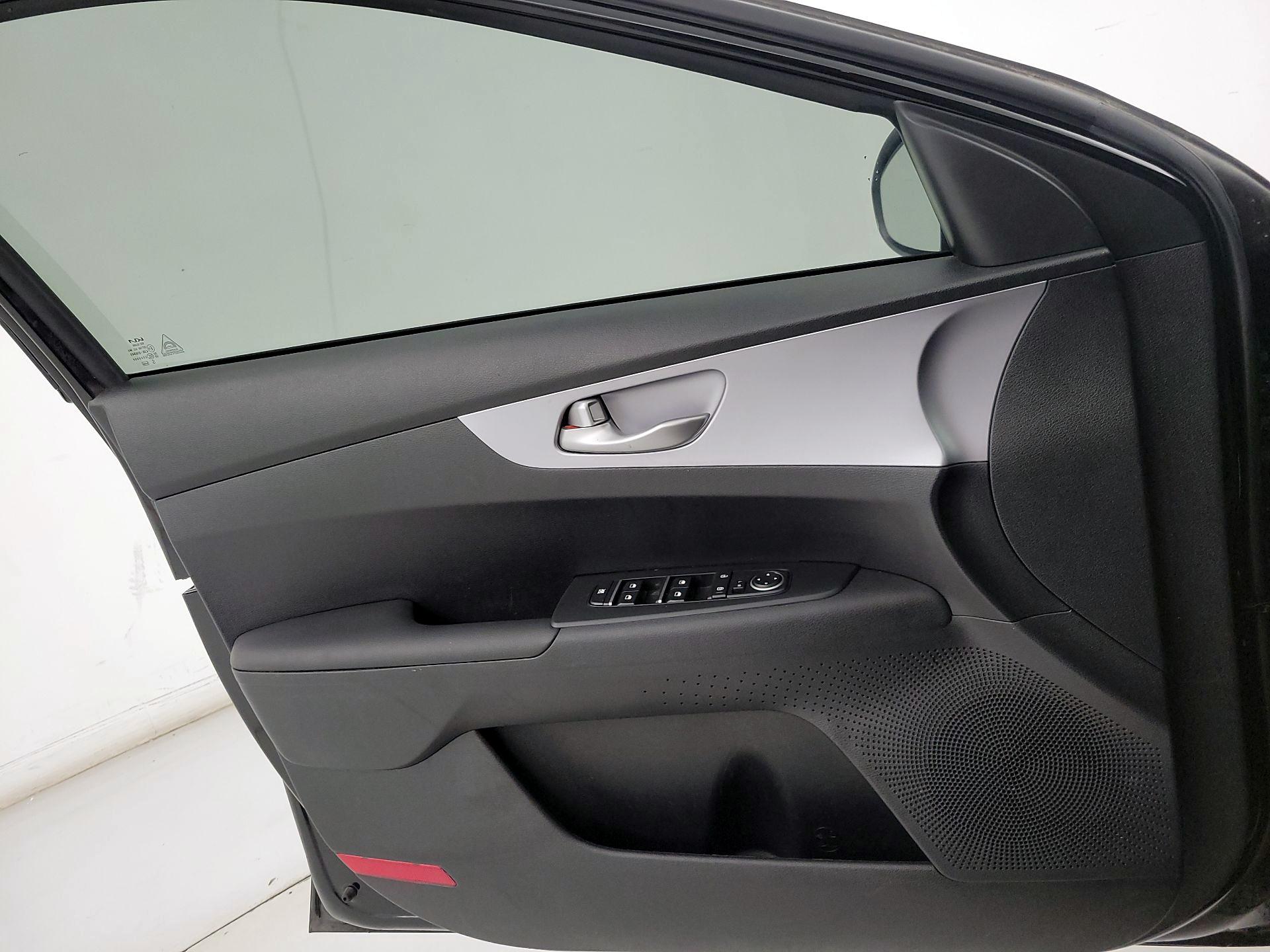 Thumbnail: 2024 Kia Forte - 12