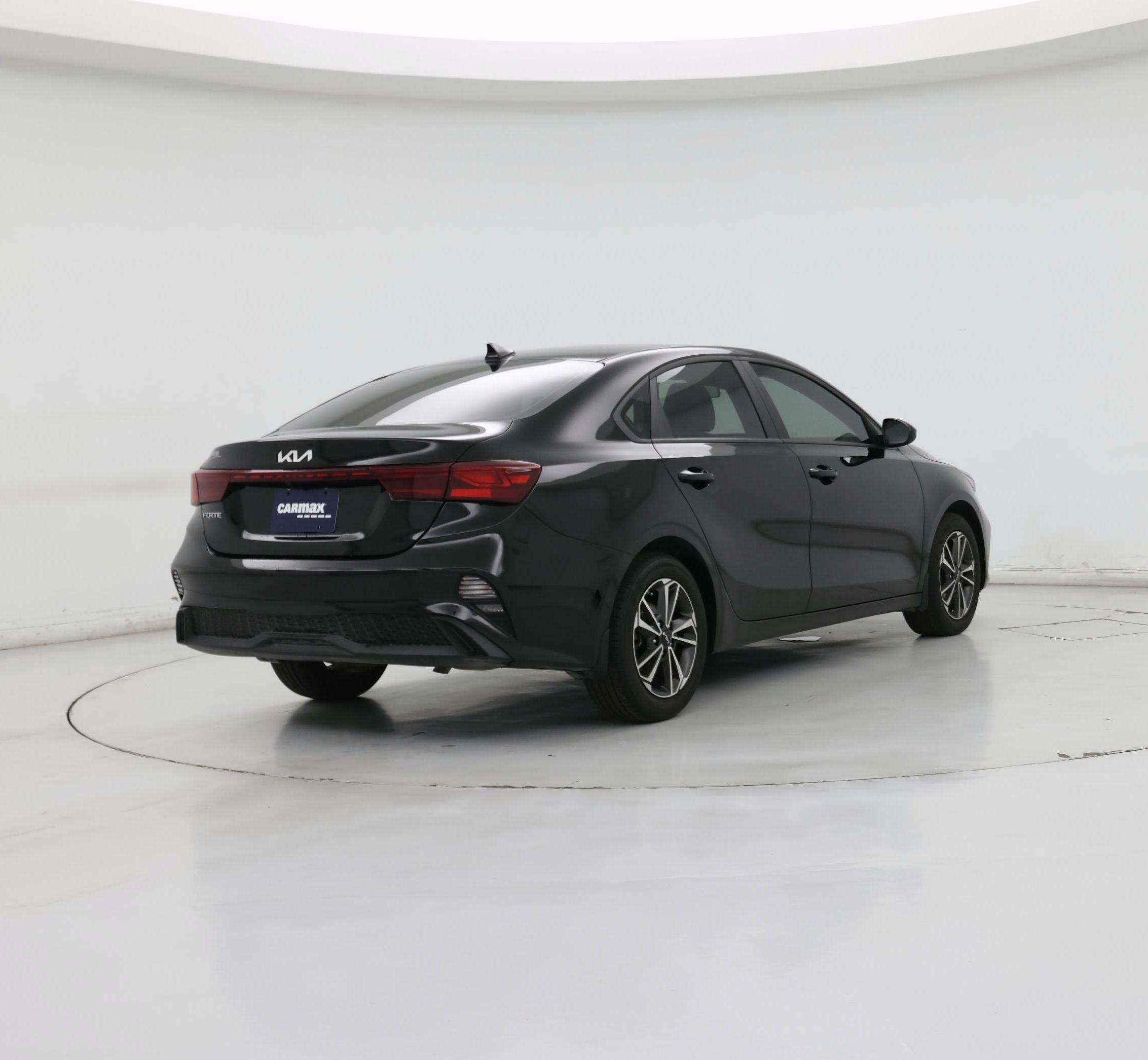 Thumbnail: 2024 Kia Forte - 8