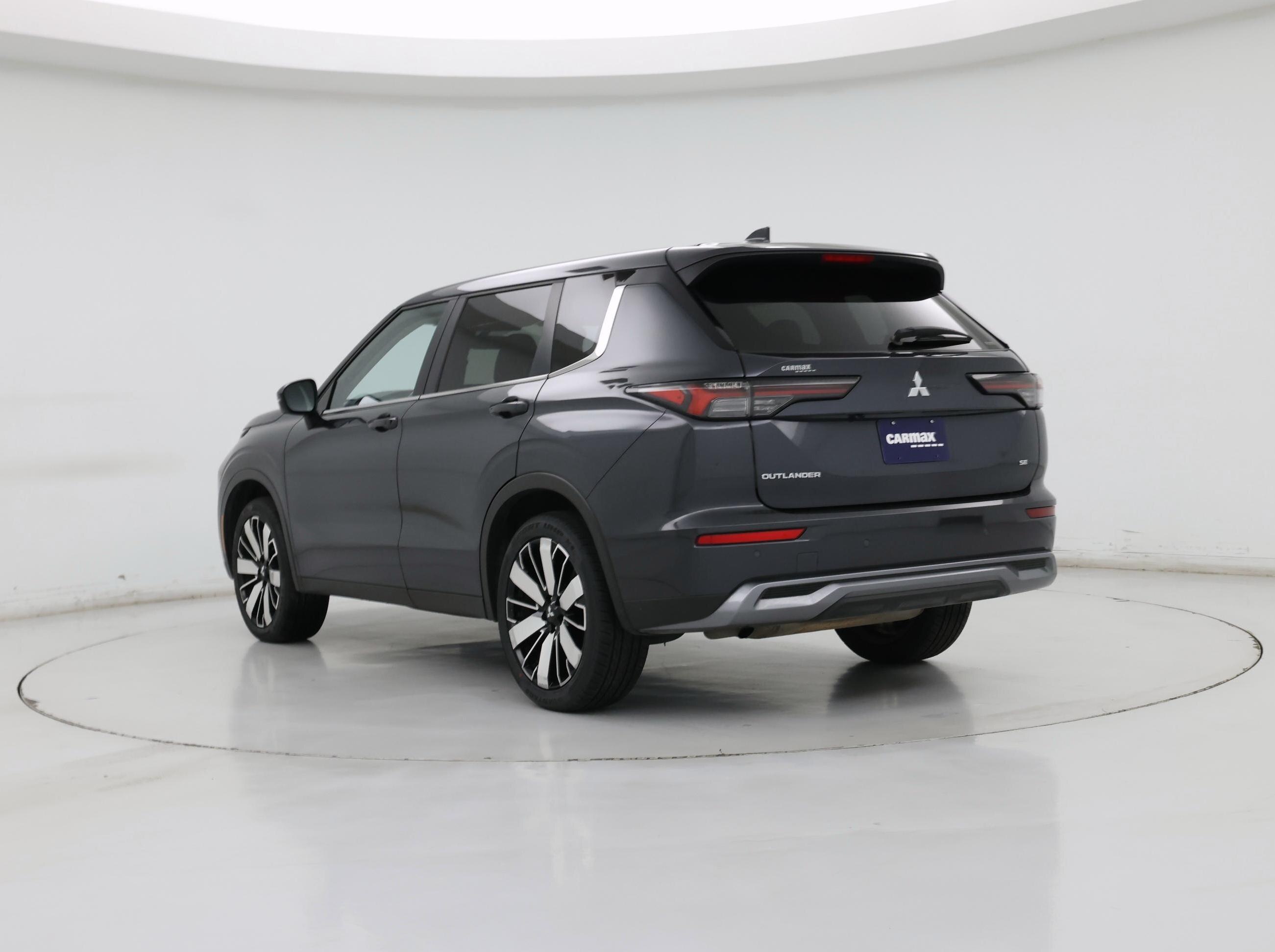 Thumbnail: 2025 Mitsubishi Outlander - 2