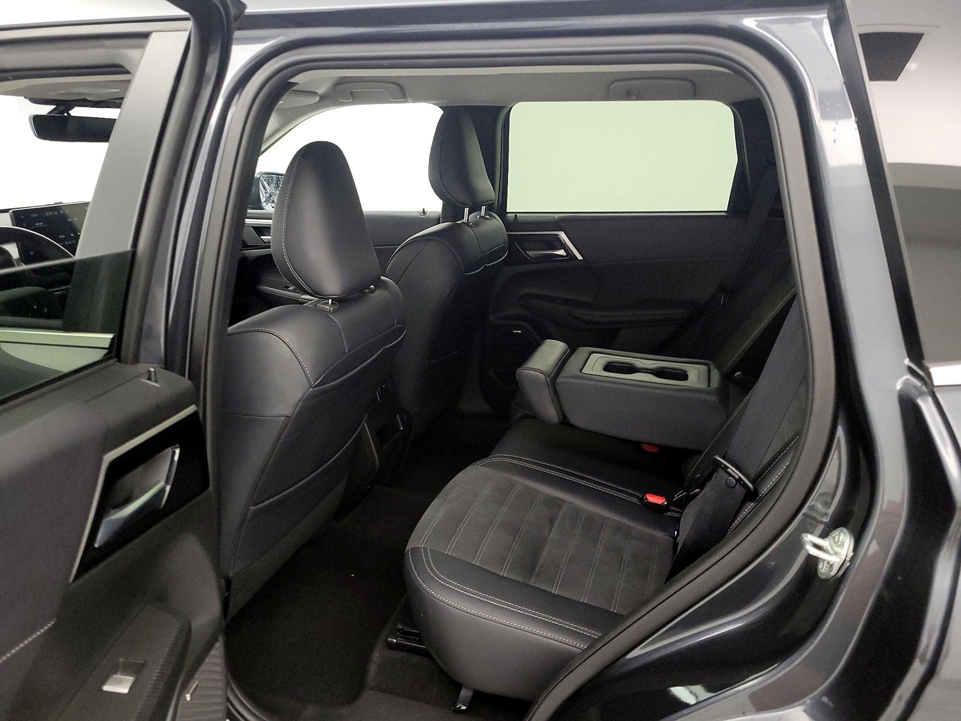 Thumbnail: 2025 Mitsubishi Outlander - 20