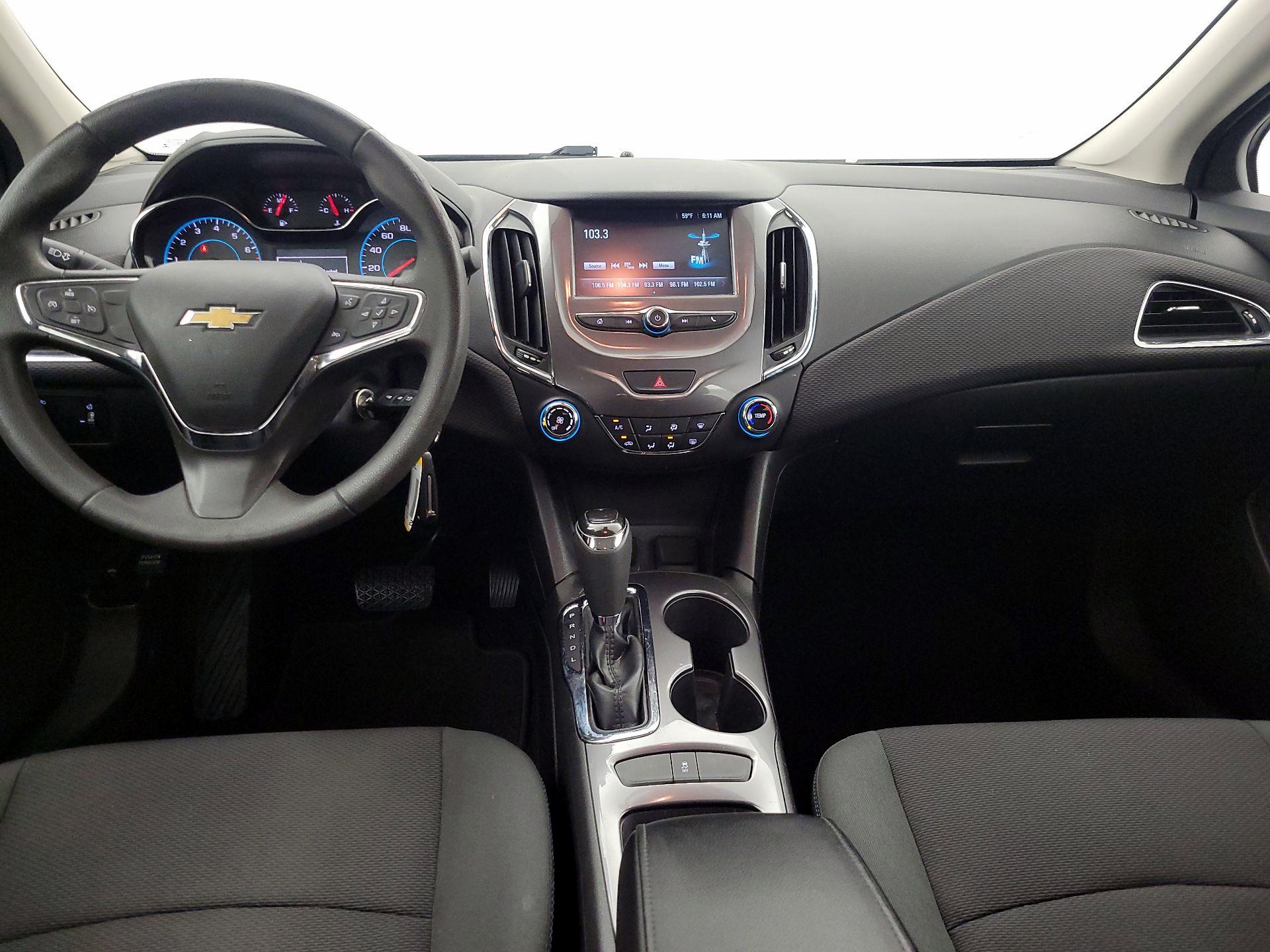 Thumbnail: 2017 Chevrolet Cruze - 9