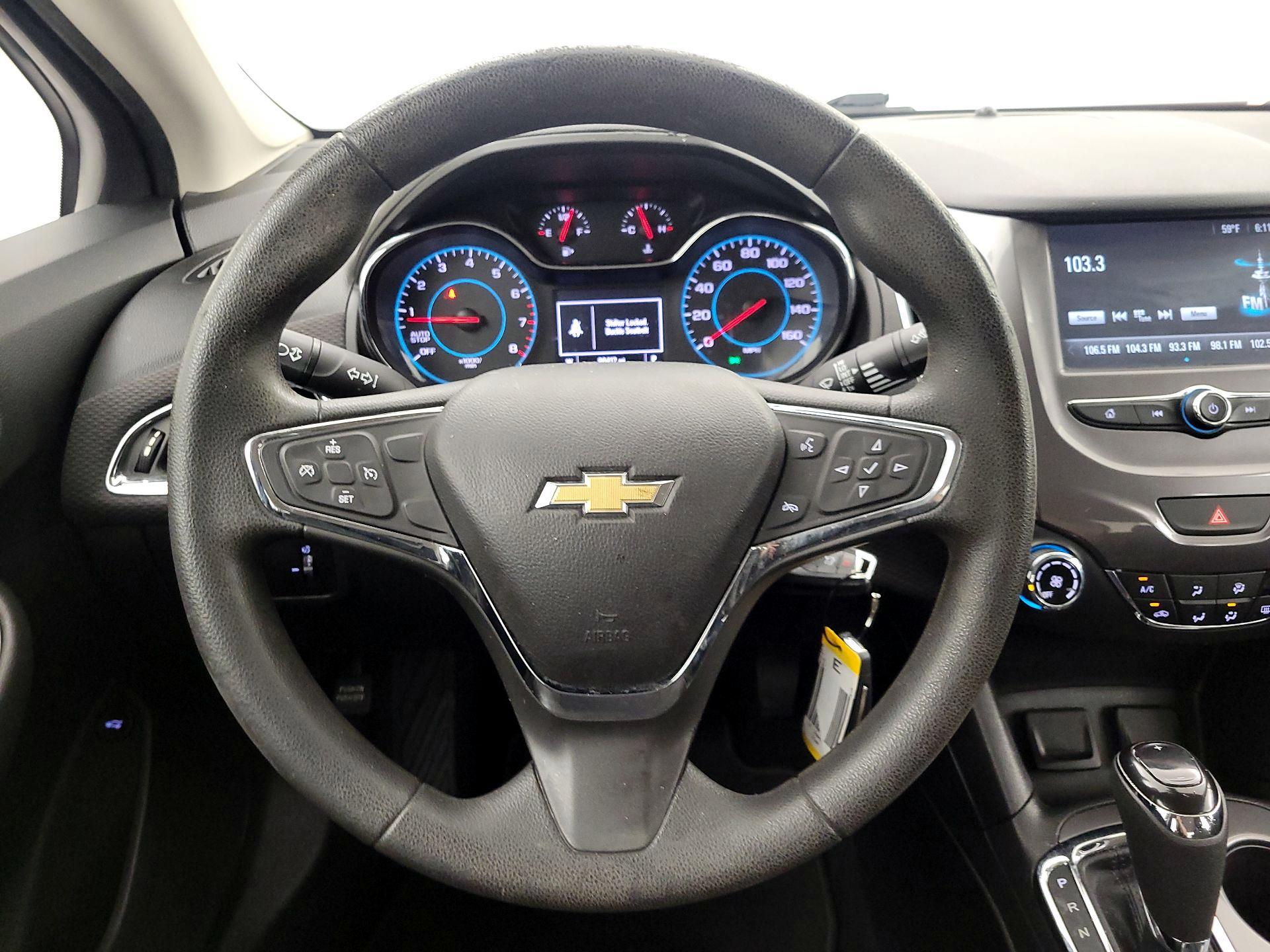 Thumbnail: 2017 Chevrolet Cruze - 10