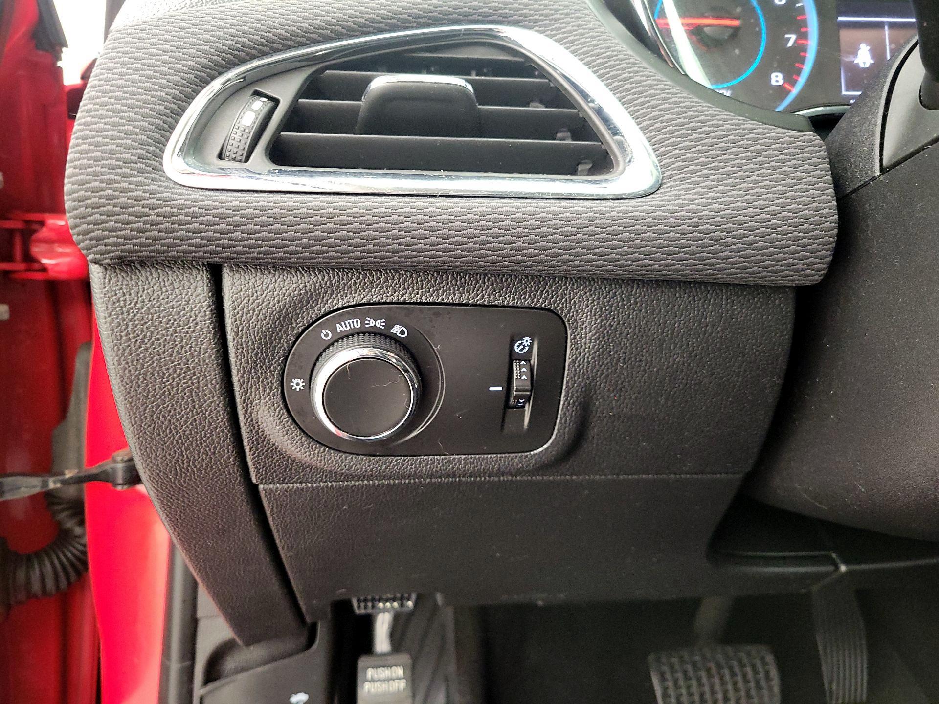 Thumbnail: 2017 Chevrolet Cruze - 13