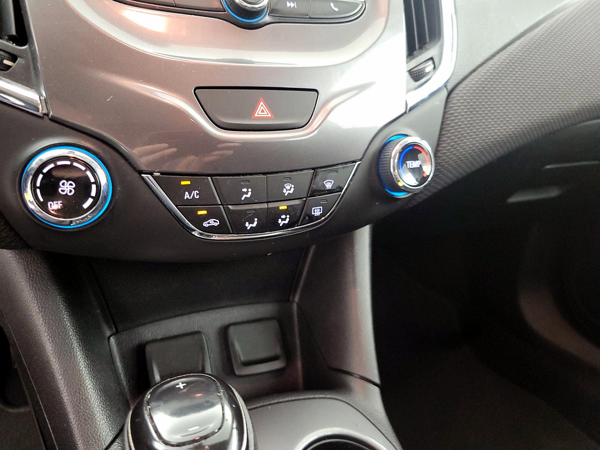 Thumbnail: 2017 Chevrolet Cruze - 16