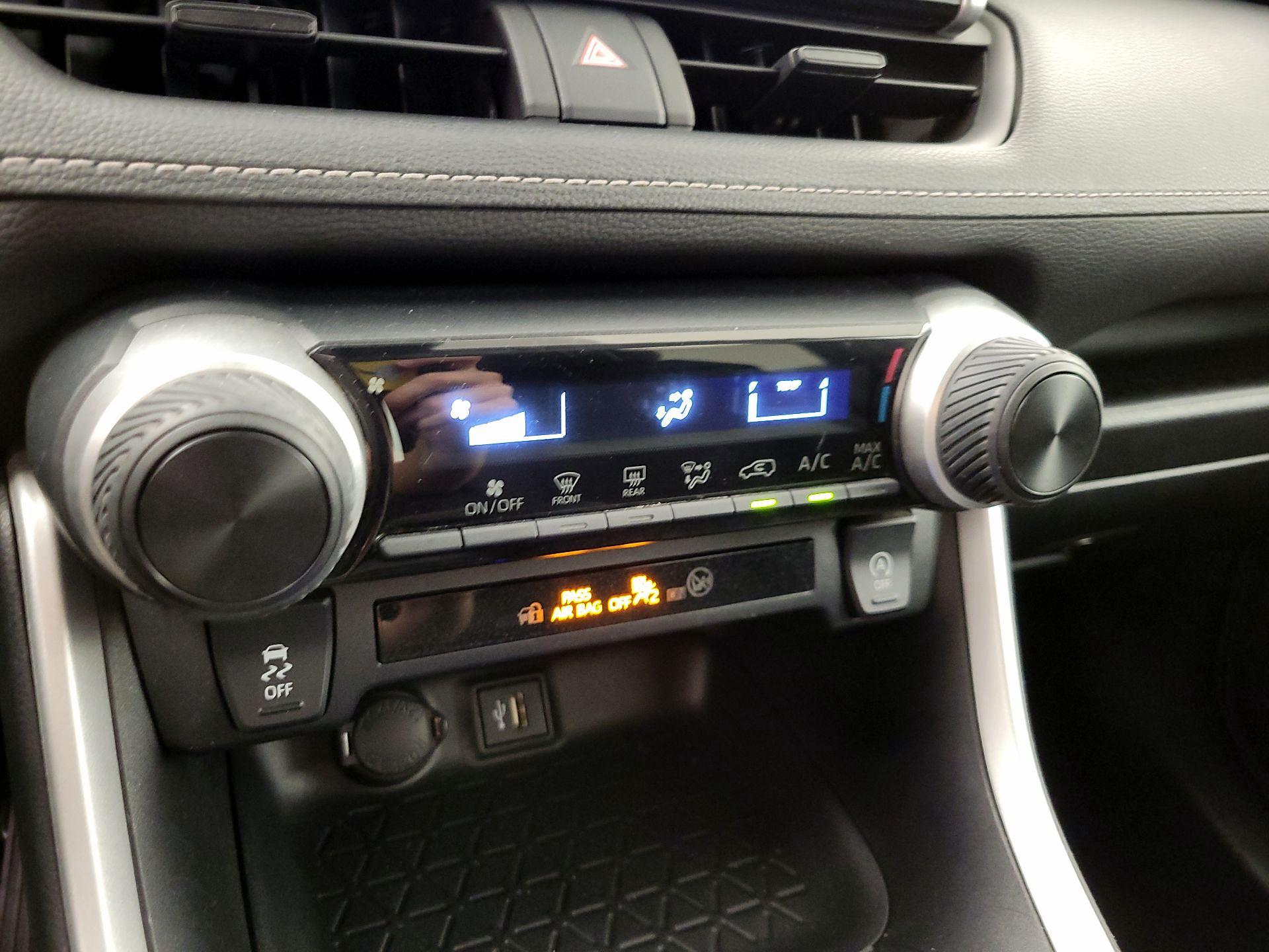 Thumbnail: 2024 Toyota RAV4 - 16