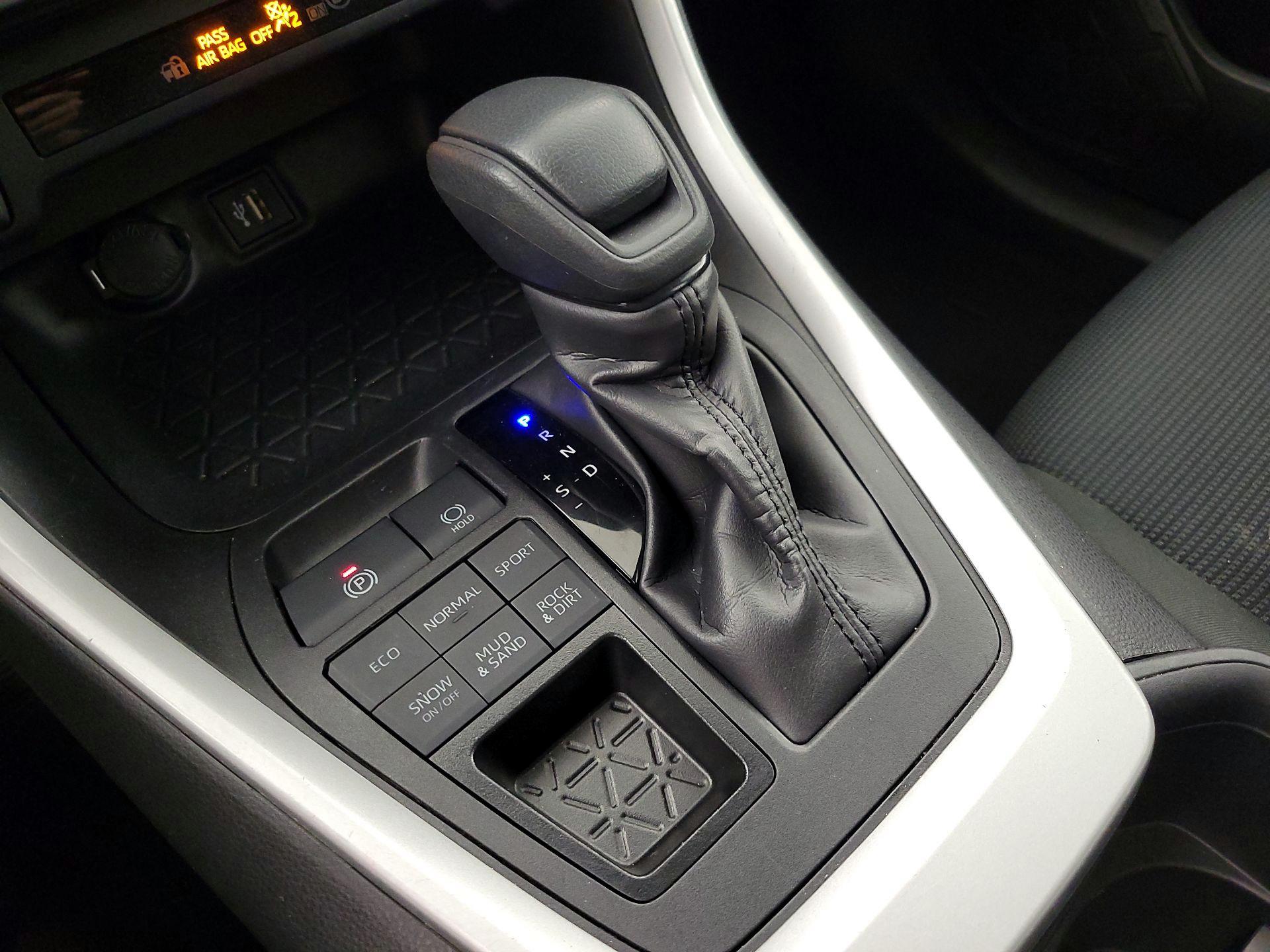 Thumbnail: 2024 Toyota RAV4 - 17