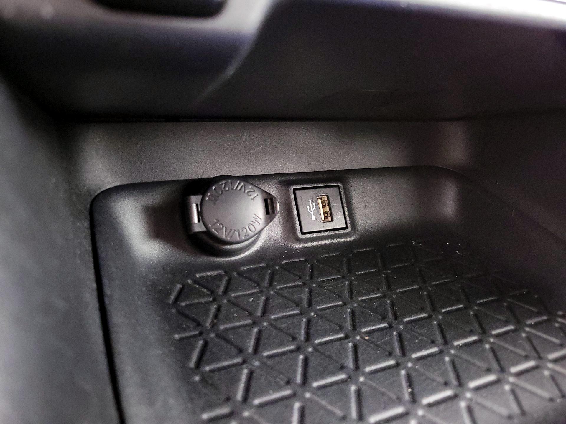 Thumbnail: 2024 Toyota RAV4 - 18