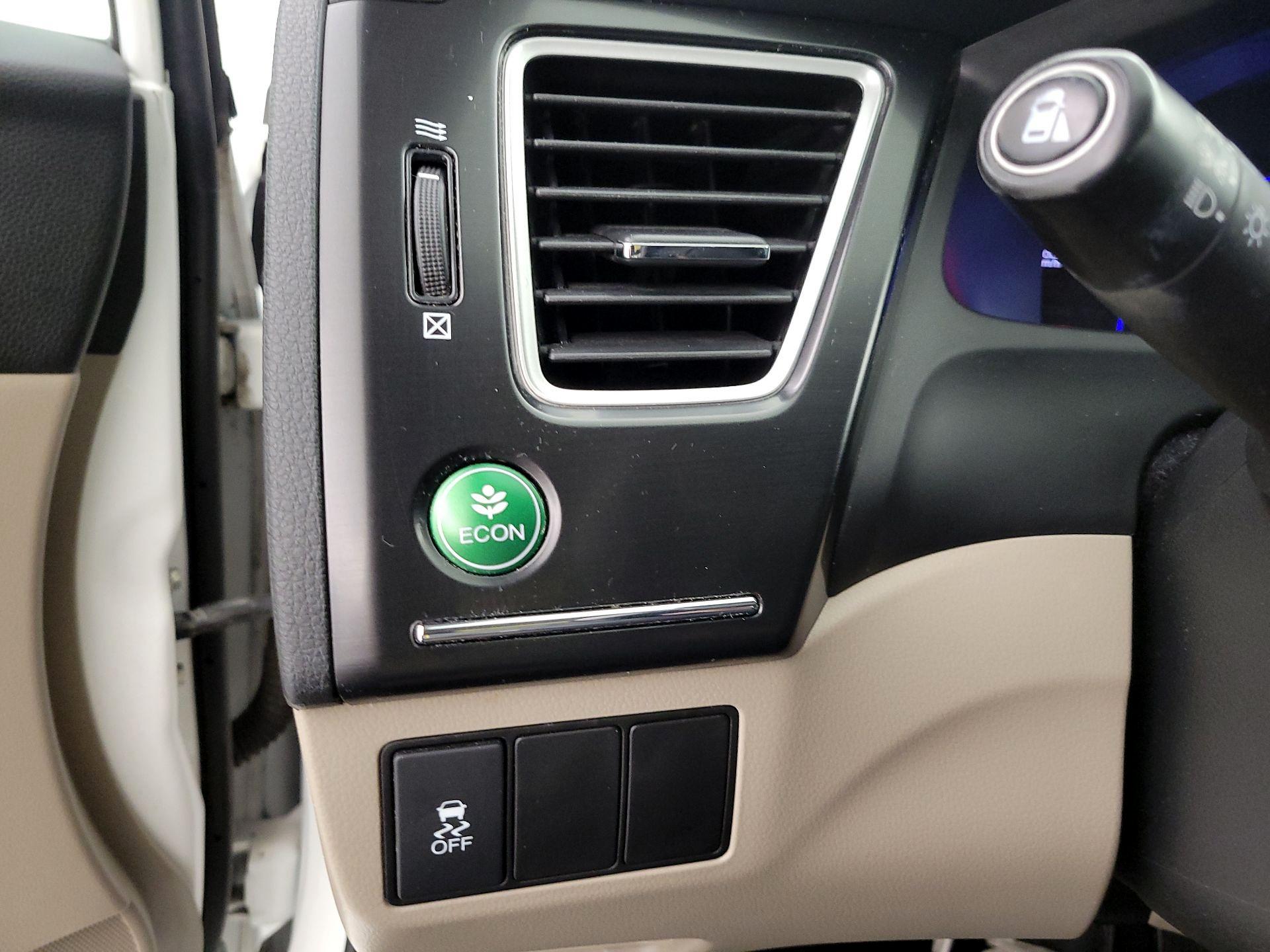 Thumbnail: 2015 Honda Civic - 13