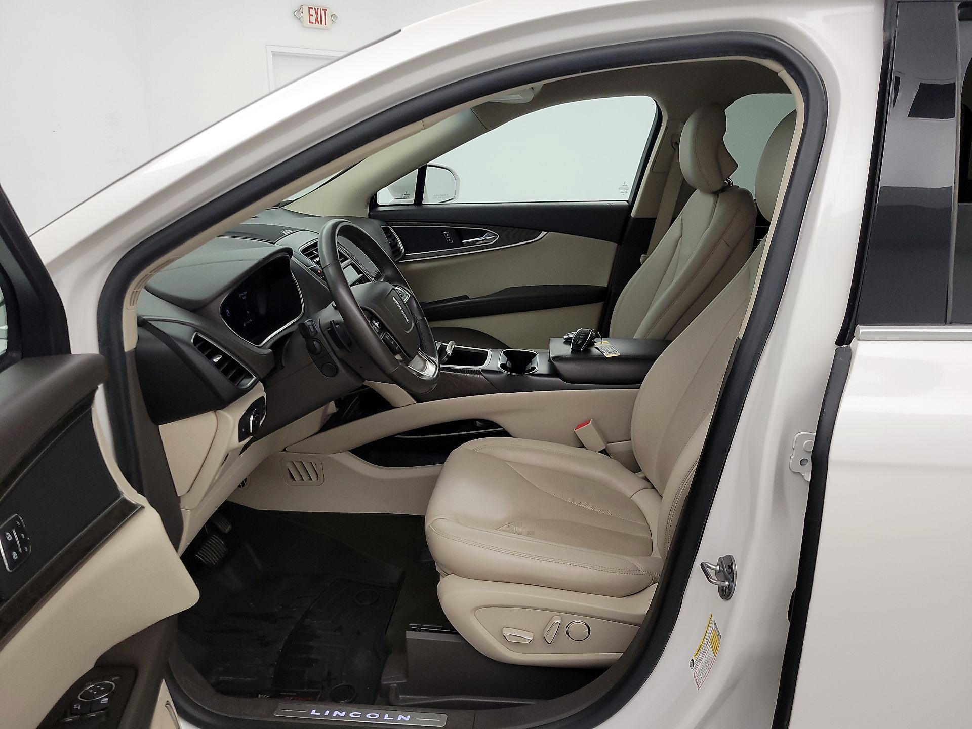 Thumbnail: 2019 Lincoln Nautilus - 11
