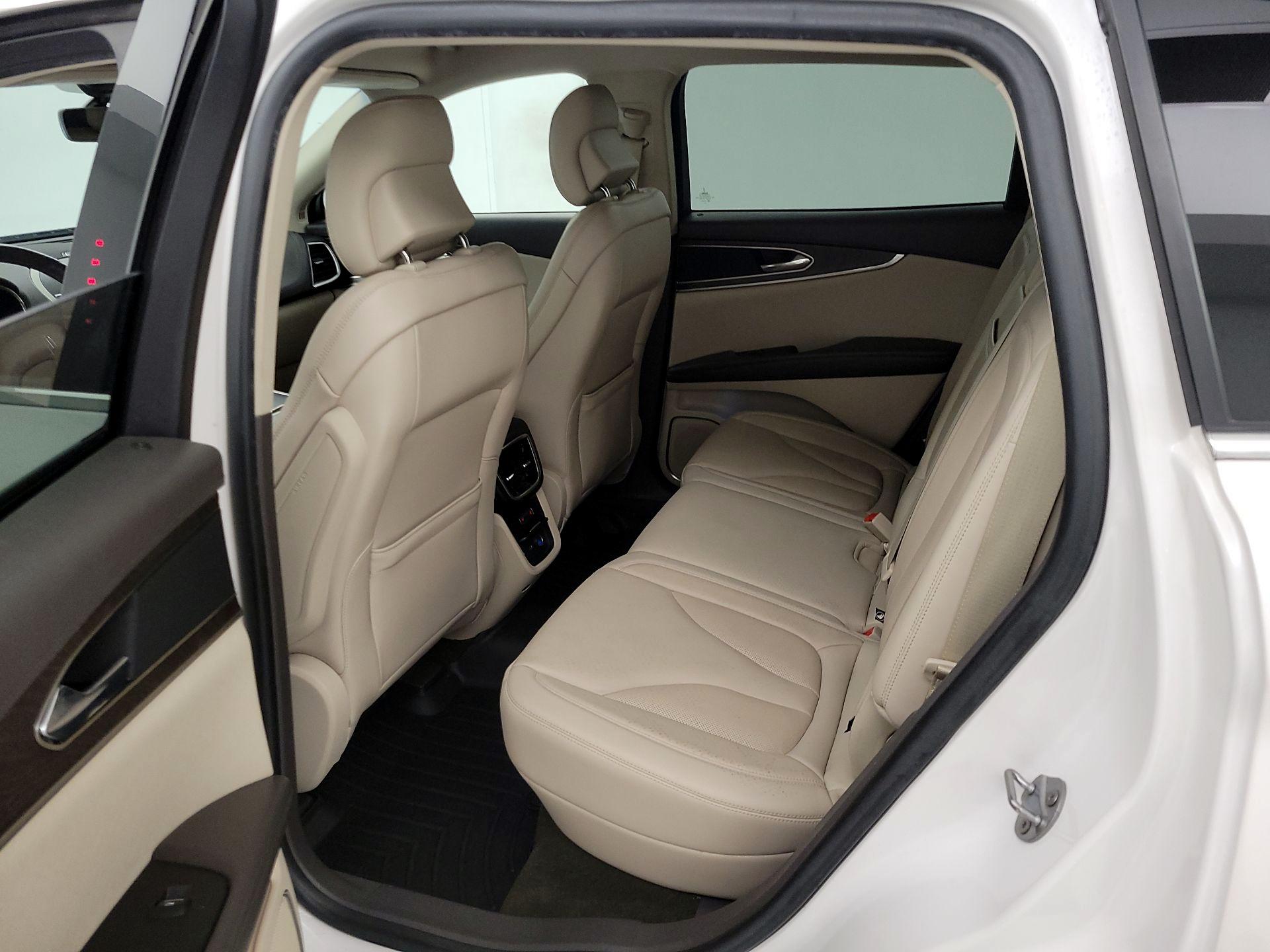 Thumbnail: 2019 Lincoln Nautilus - 20