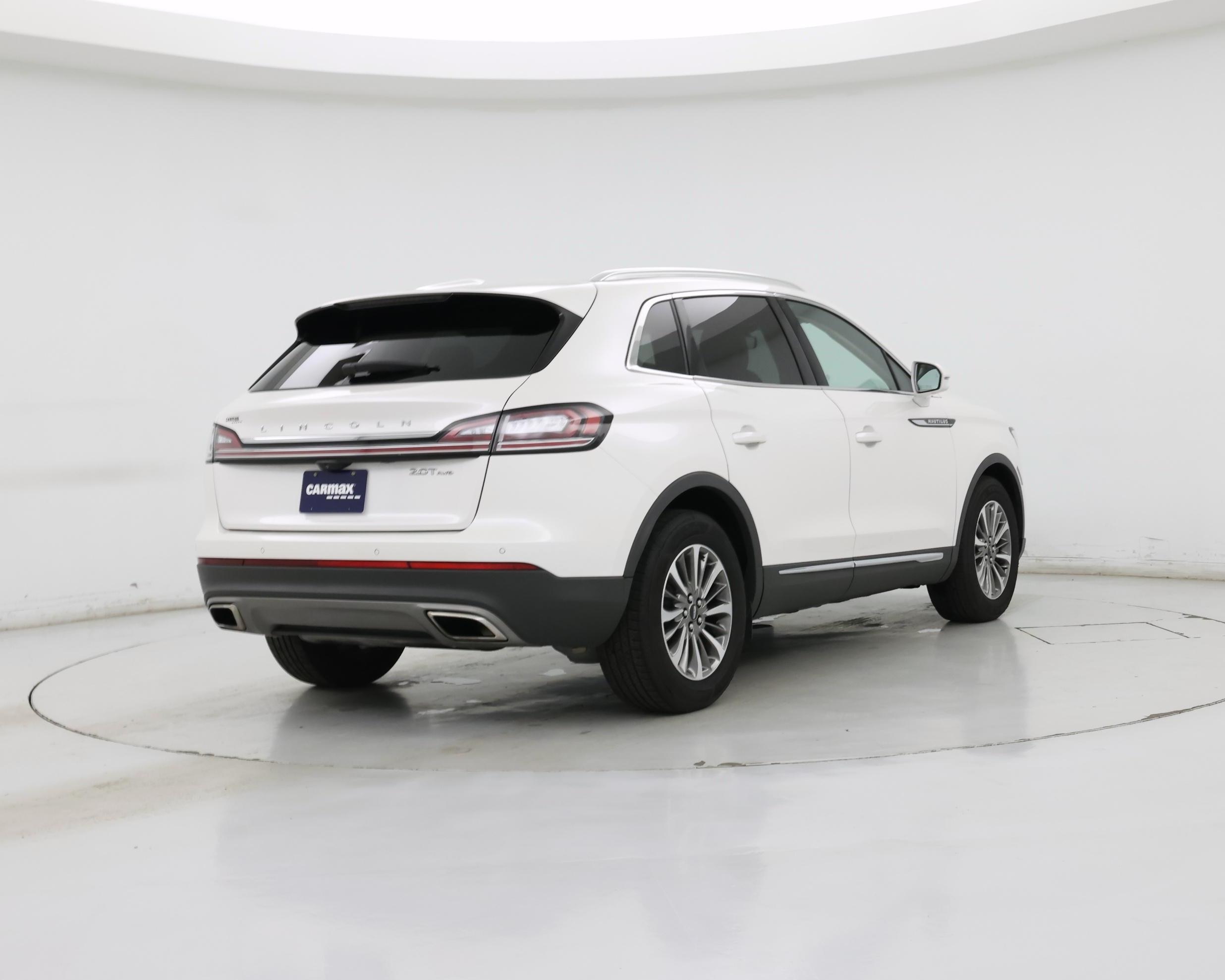 Thumbnail: 2019 Lincoln Nautilus - 8