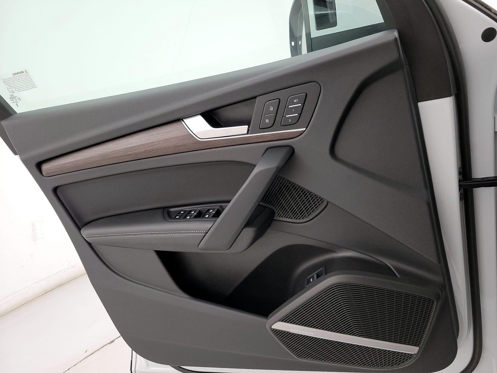 Thumbnail: 2023 Audi Q5 - 12