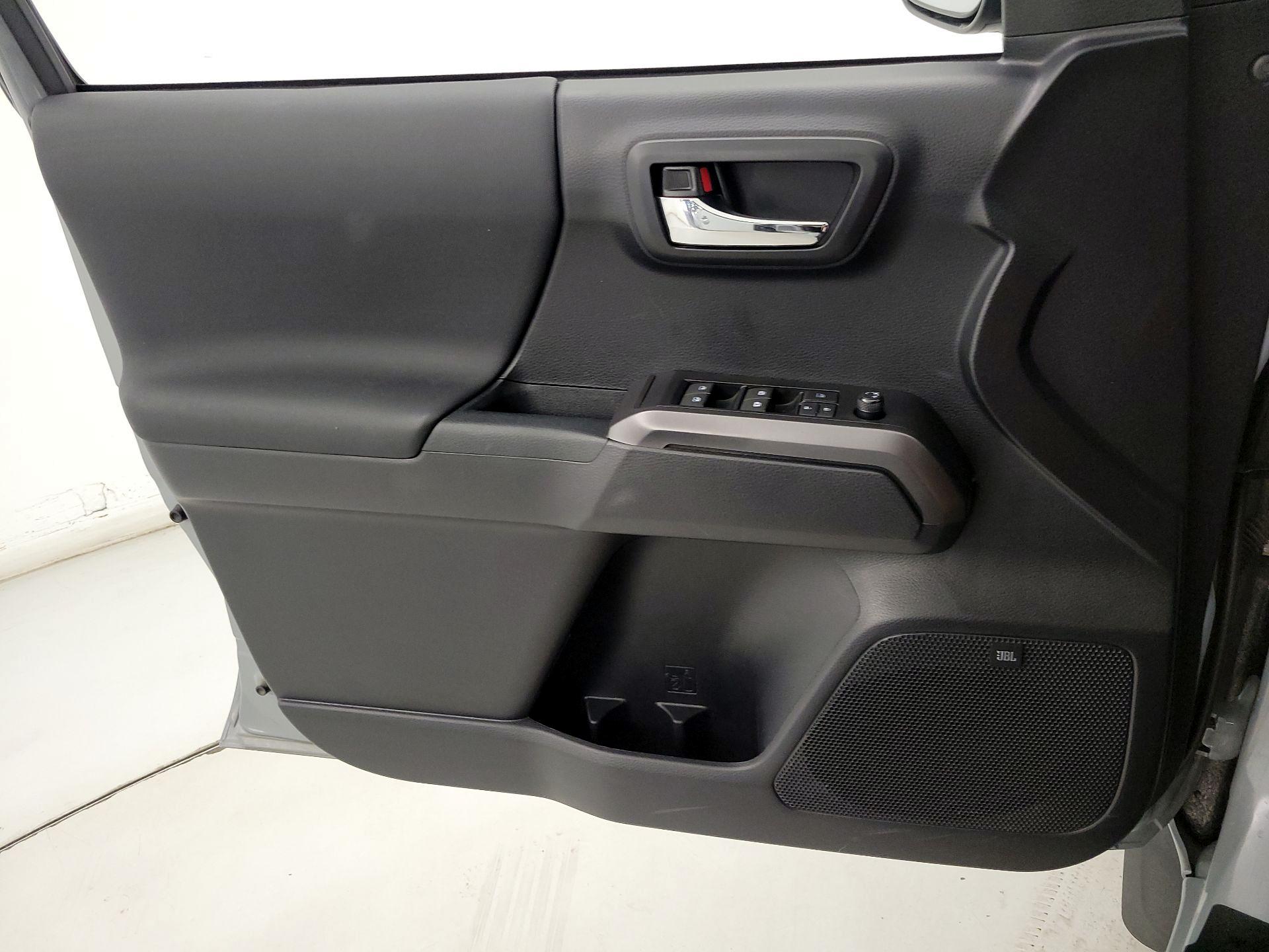 Thumbnail: 2021 Toyota Tacoma - 12