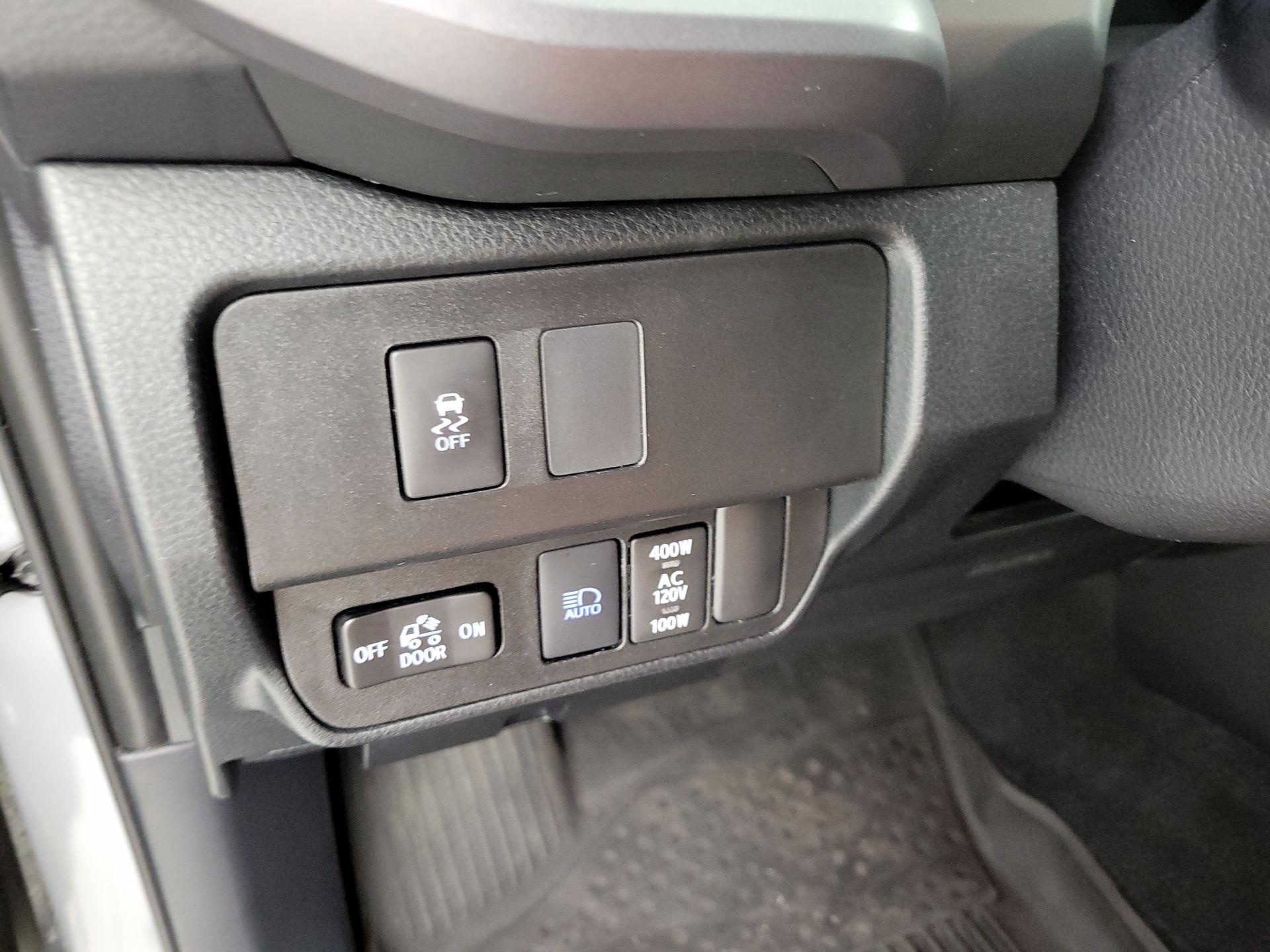 Thumbnail: 2021 Toyota Tacoma - 13