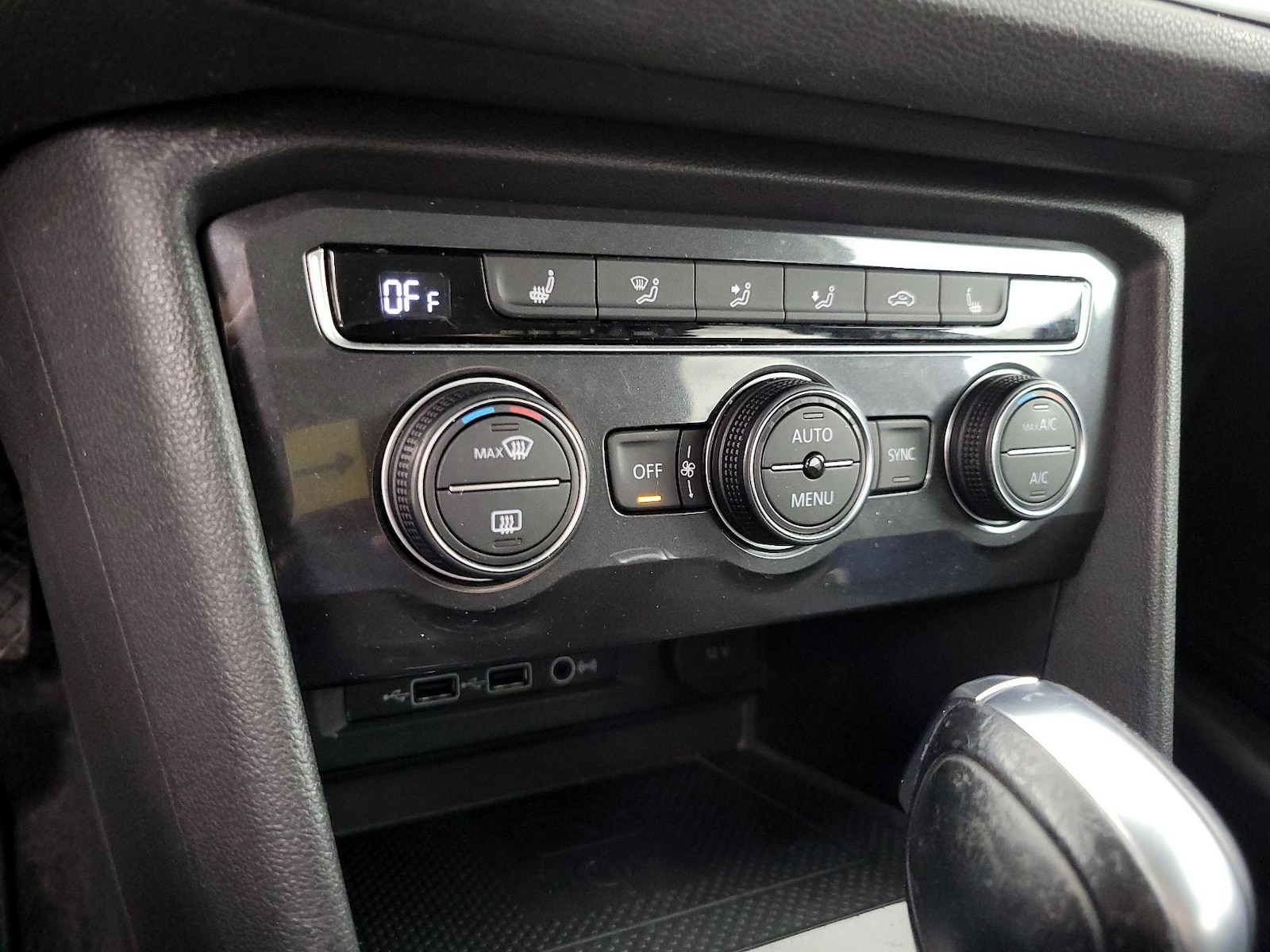 2020 Volkswagen Tiguan SE - Photo 17