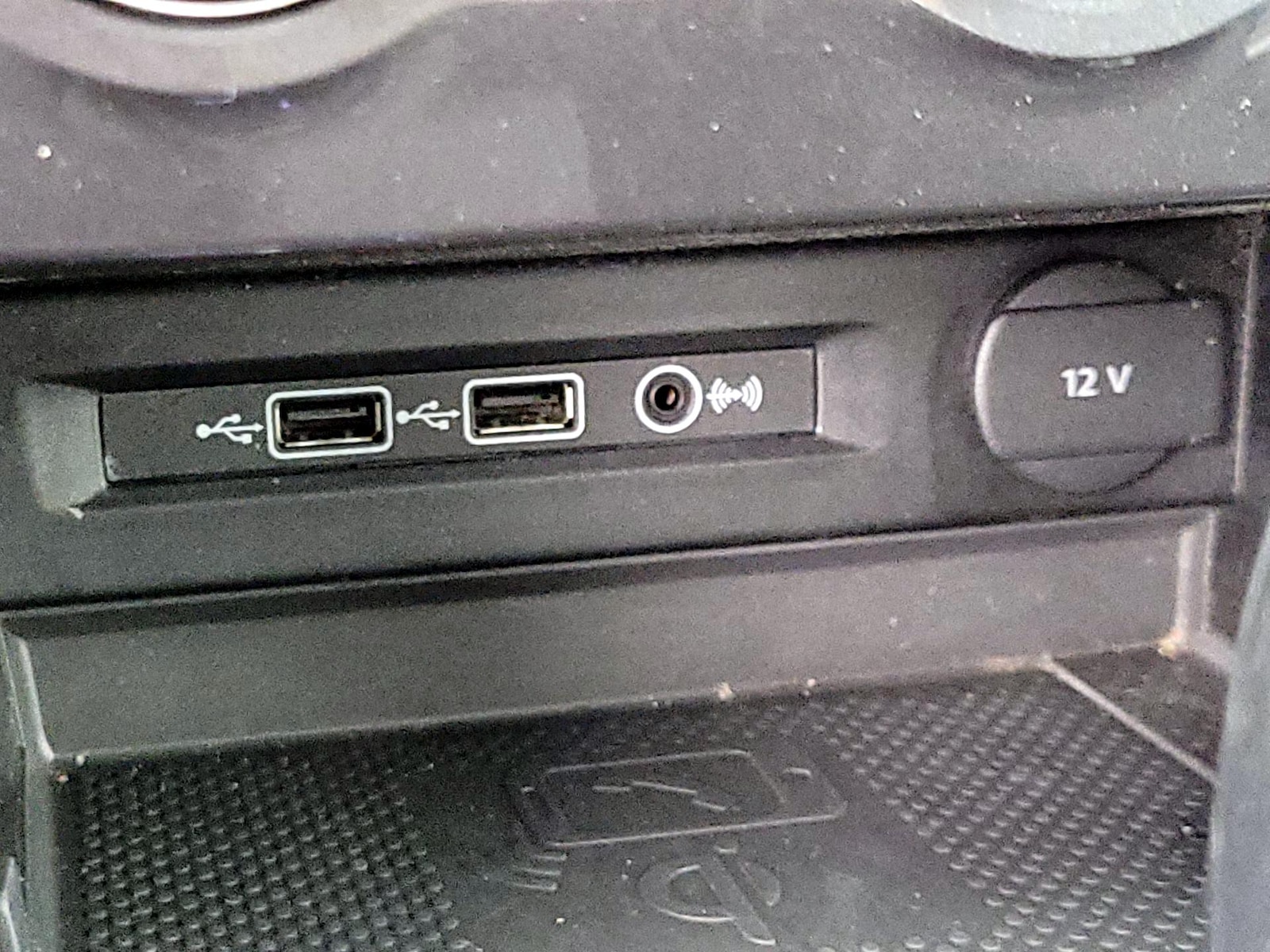 2020 Volkswagen Tiguan SE - Photo 19