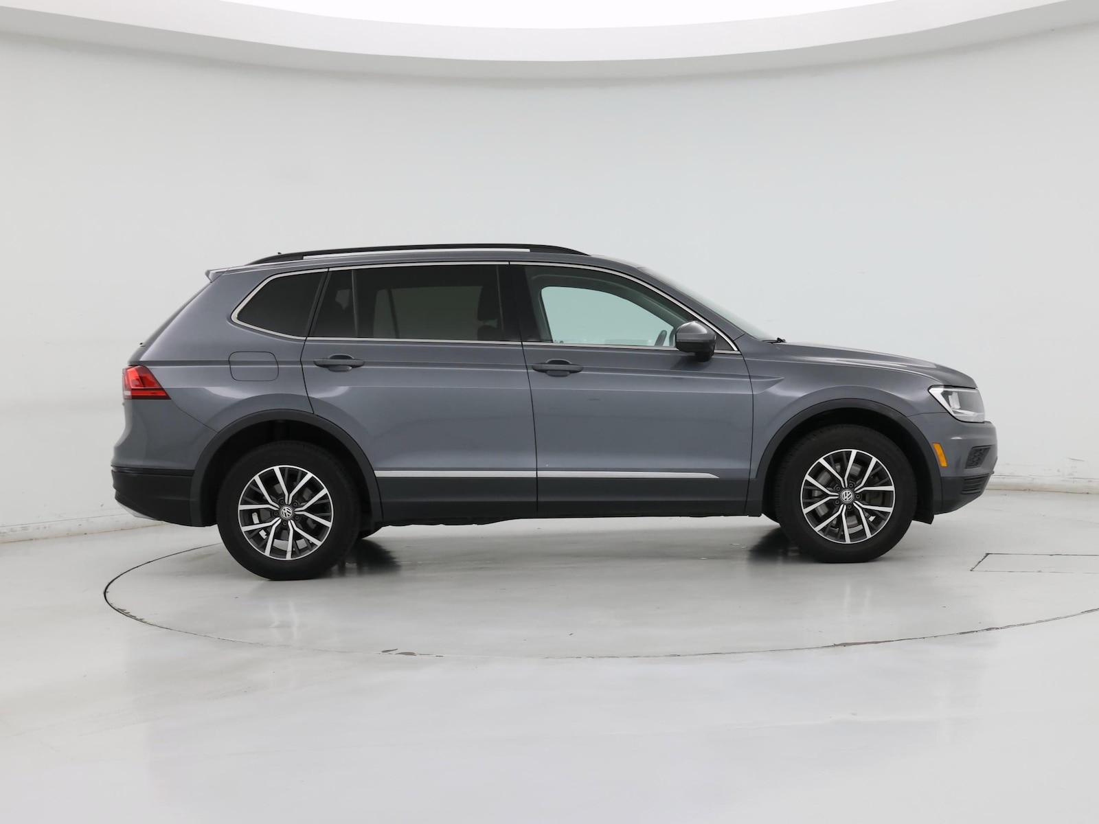 2020 Volkswagen Tiguan SE - Photo 8