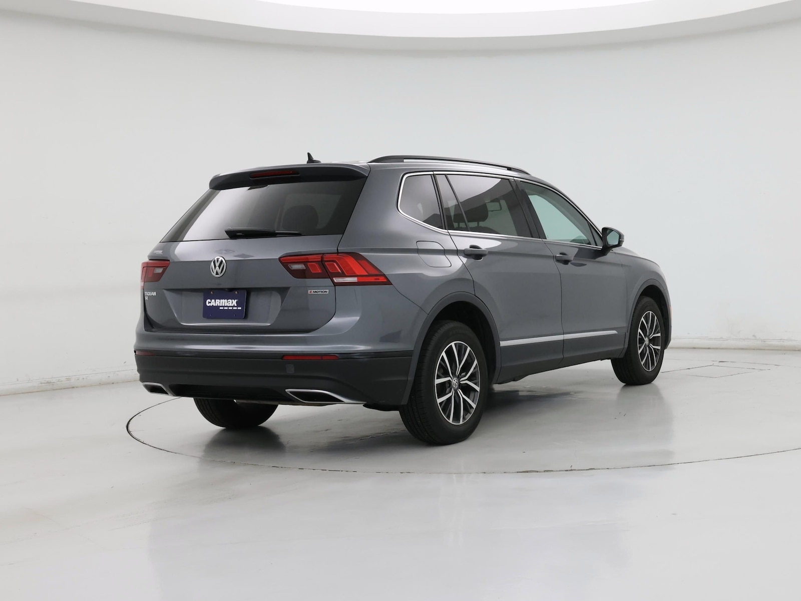 2020 Volkswagen Tiguan SE - Photo 9