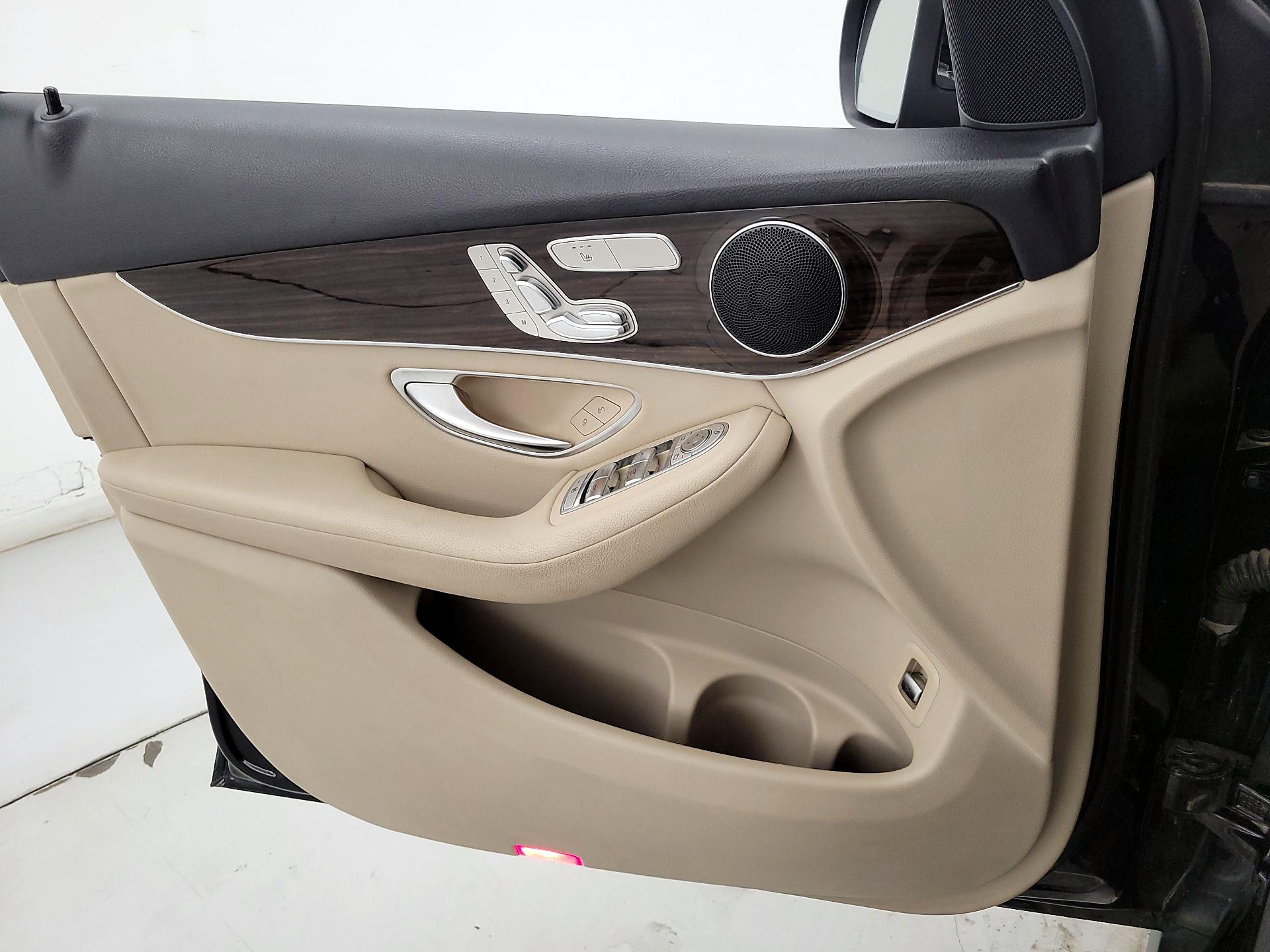 Thumbnail: 2021 Mercedes-Benz GLC - 12