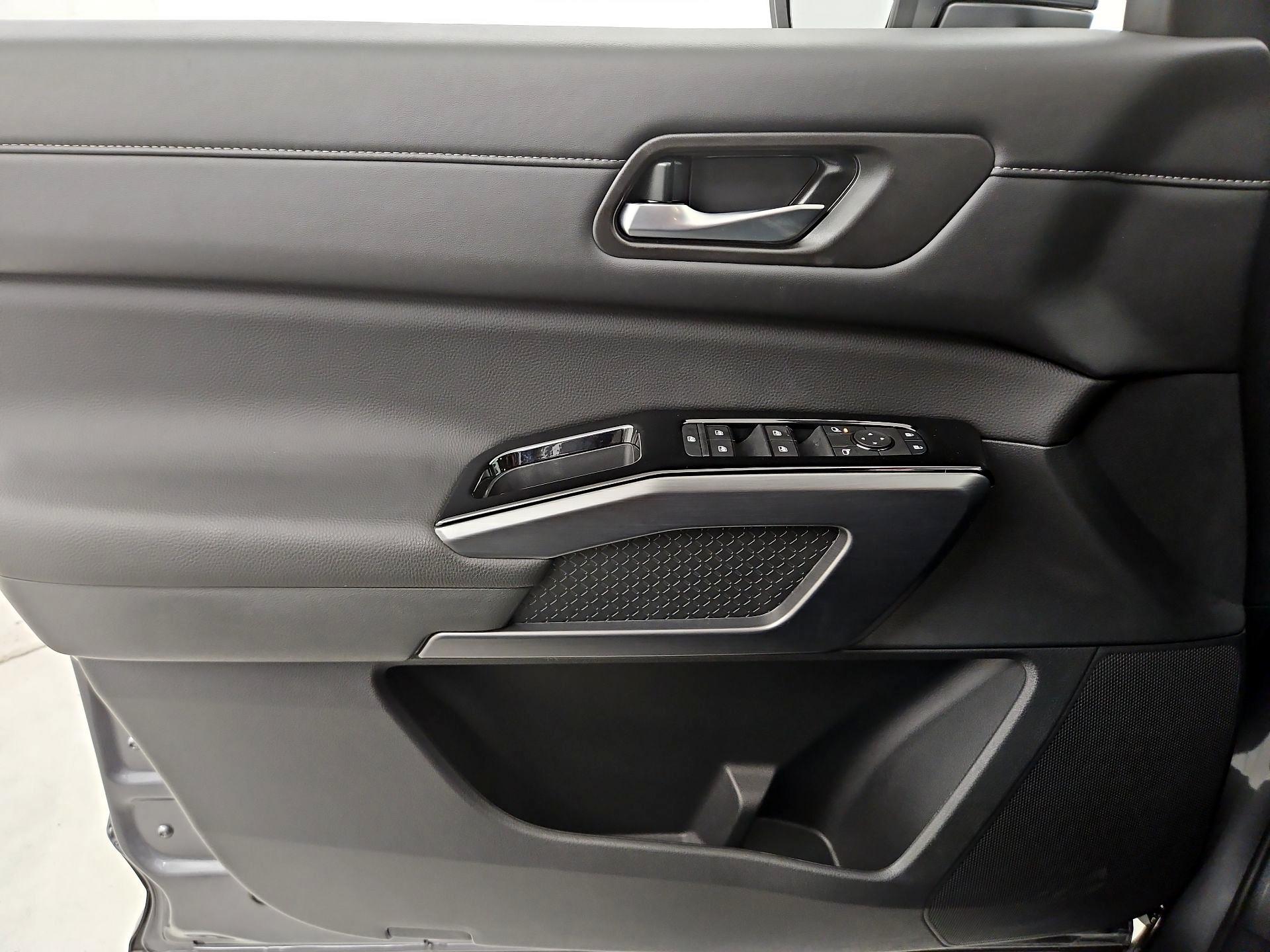 Thumbnail: 2026 Nissan Pathfinder - 12