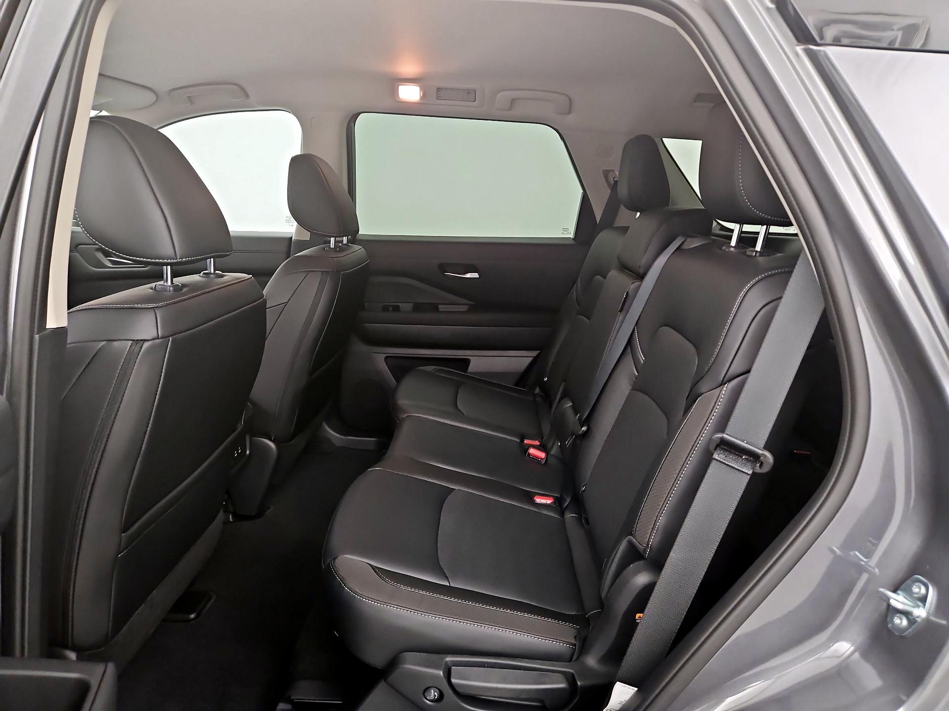 Thumbnail: 2026 Nissan Pathfinder - 19