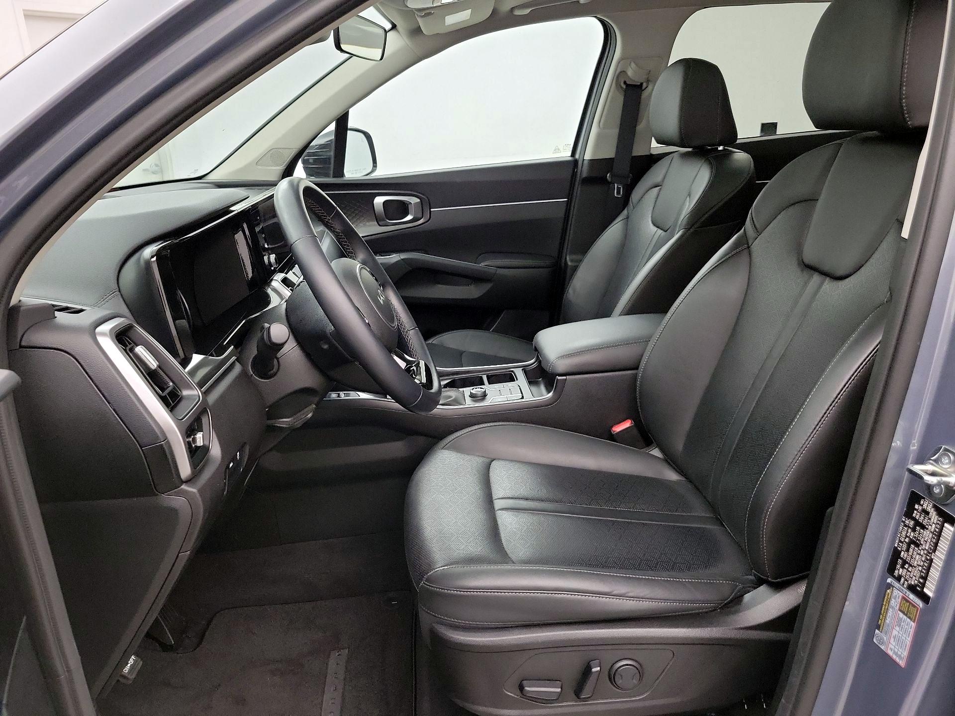 Thumbnail: 2023 Kia Sorento - 11