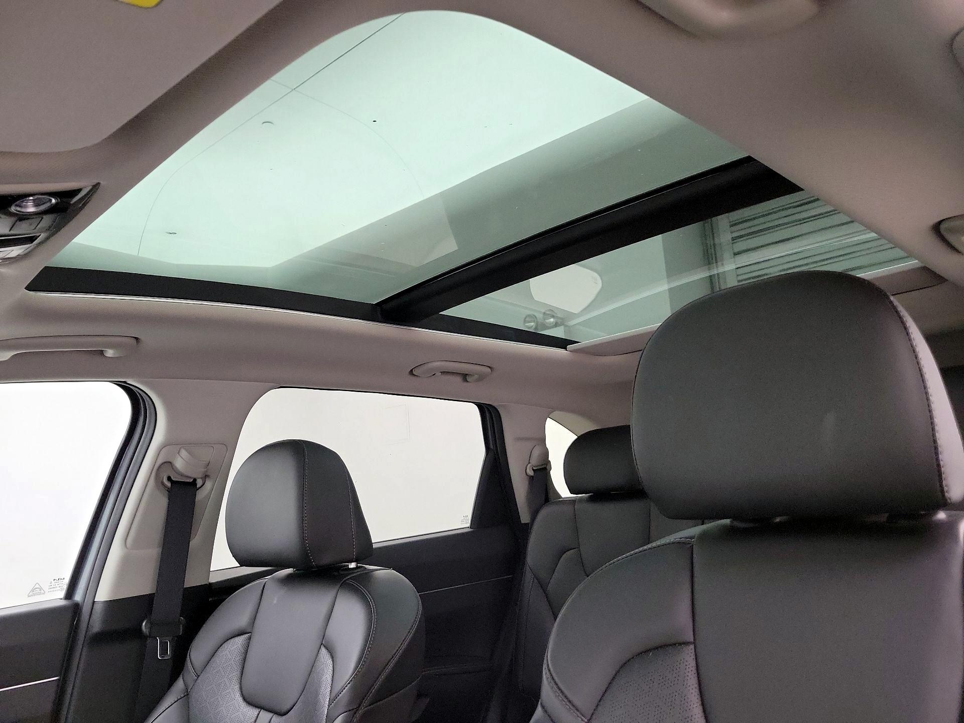 Thumbnail: 2023 Kia Sorento - 20