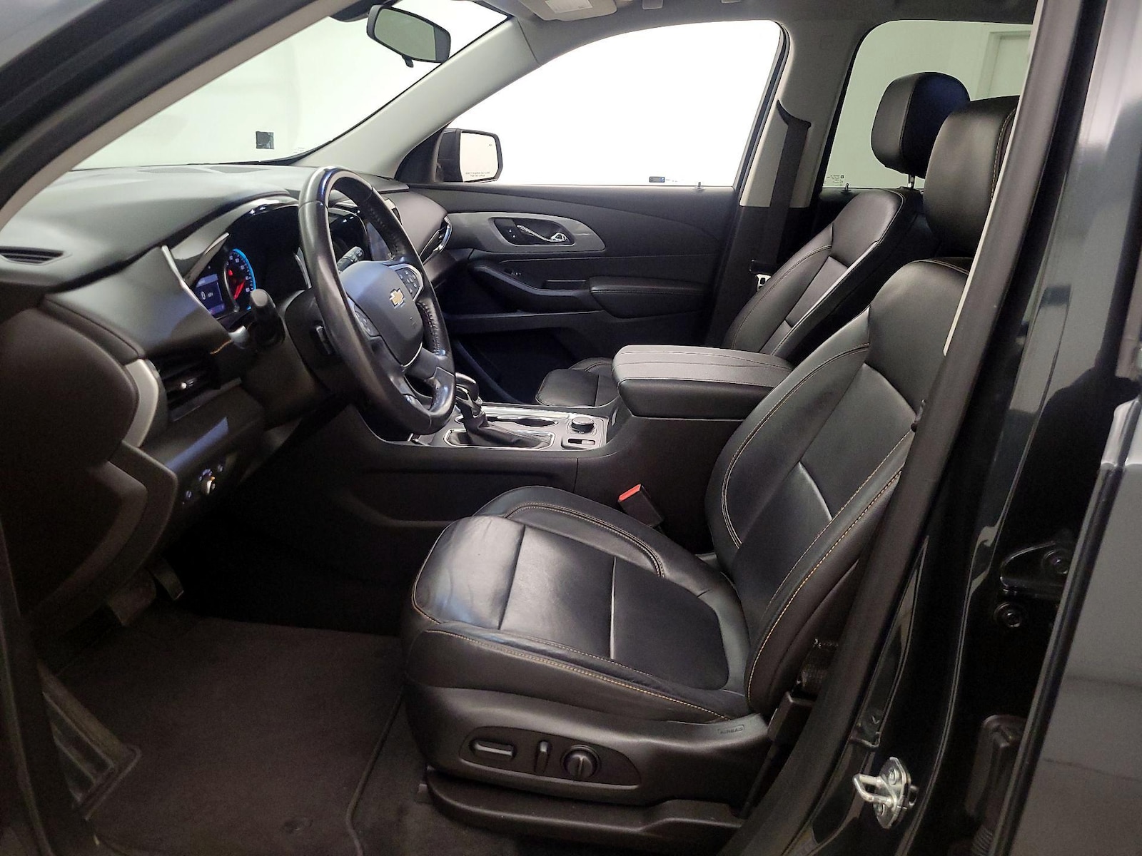 2021 Chevrolet Traverse 3LT - Photo 12
