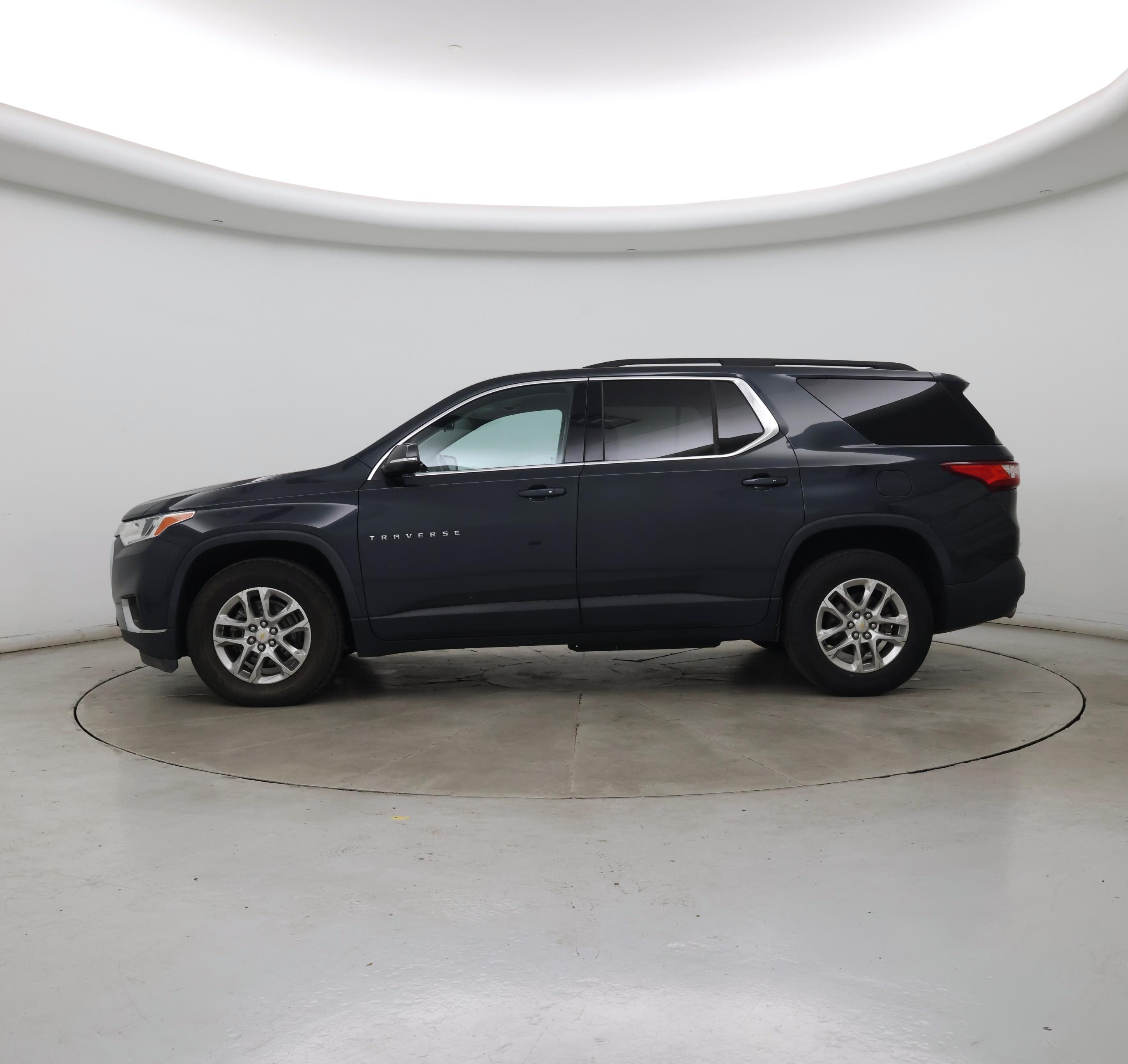 Thumbnail: 2021 Chevrolet Traverse - 3