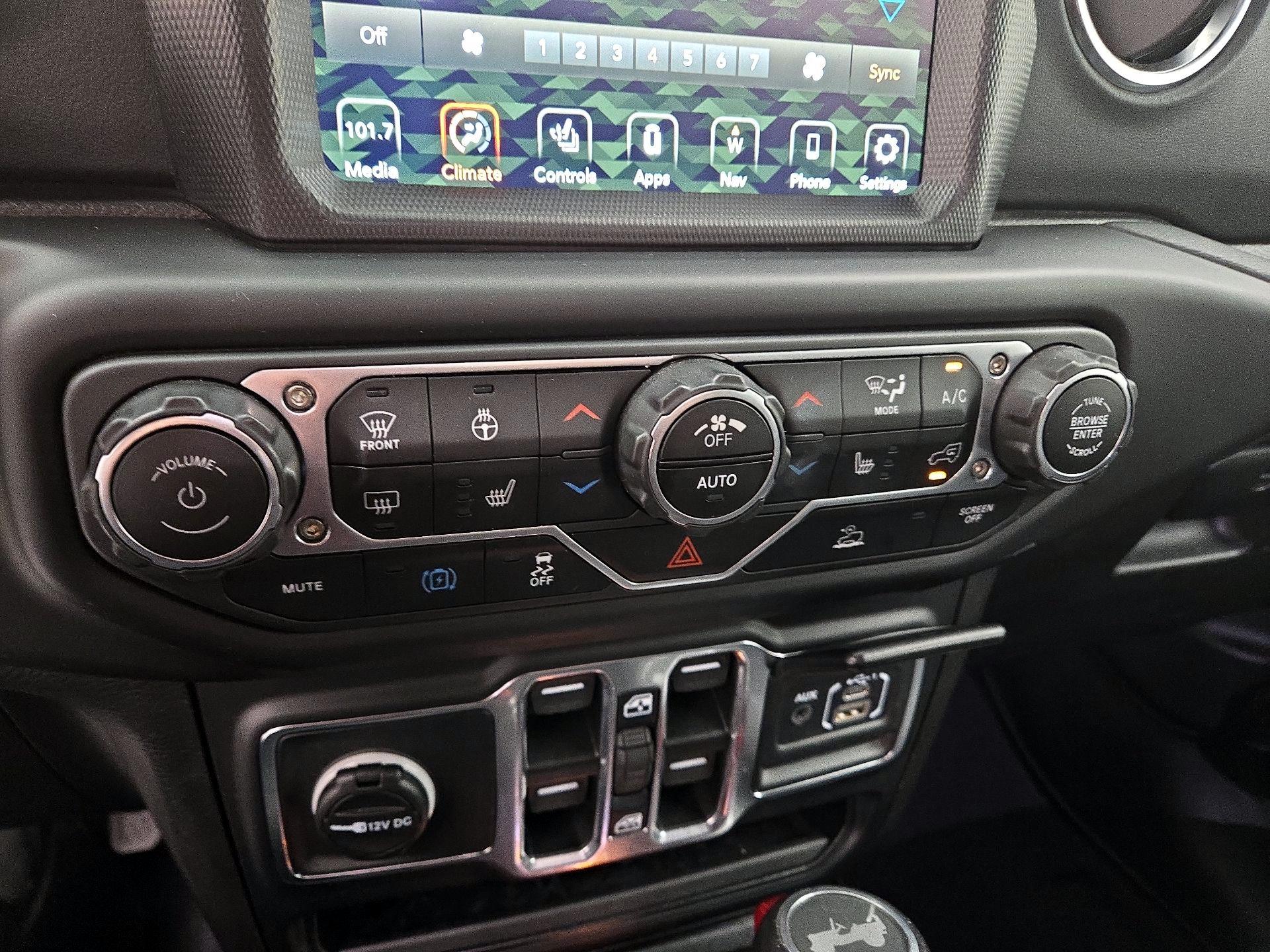 Thumbnail: 2023 Jeep Wrangler - 17