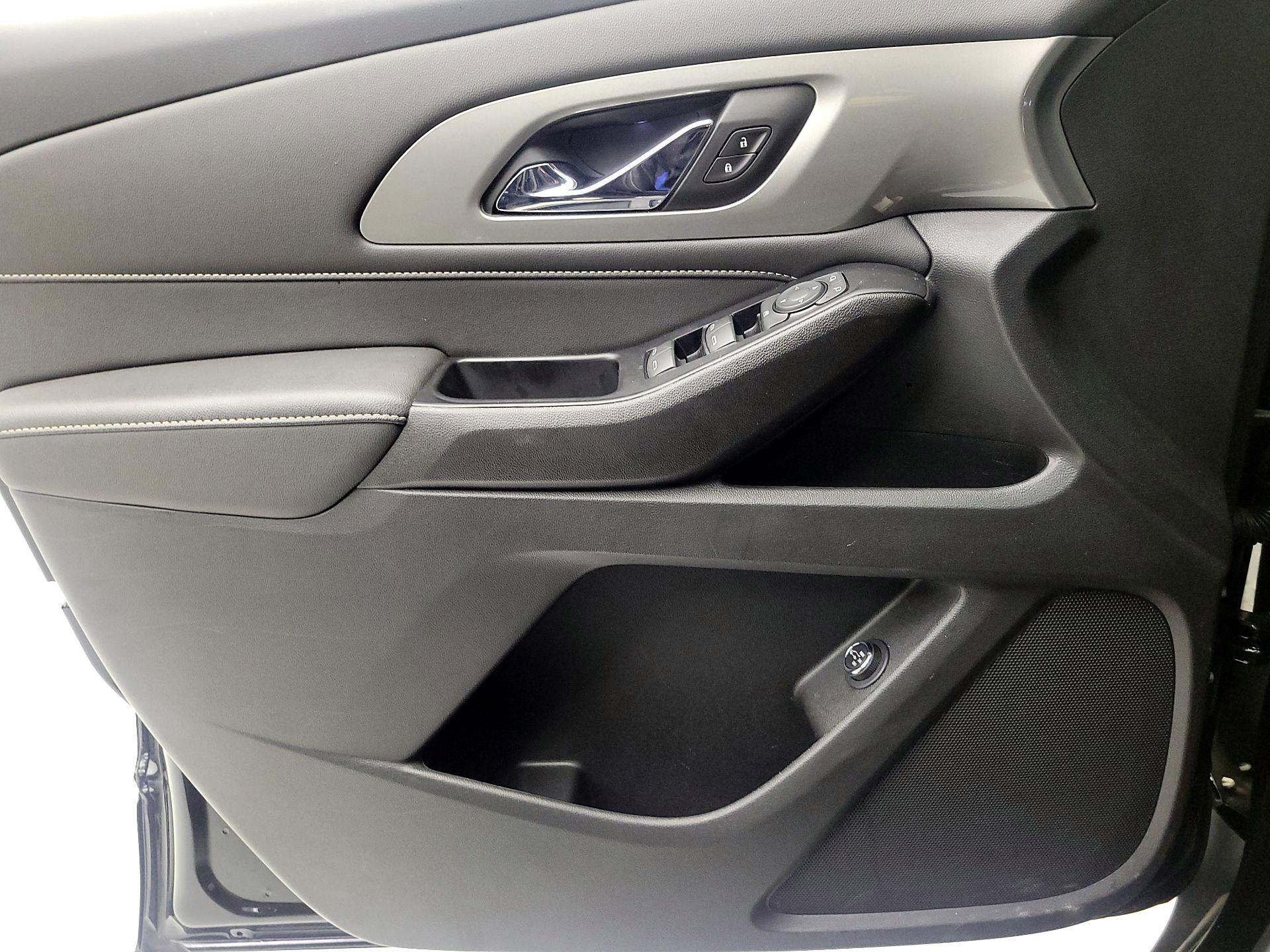 Thumbnail: 2023 Chevrolet Traverse - 10