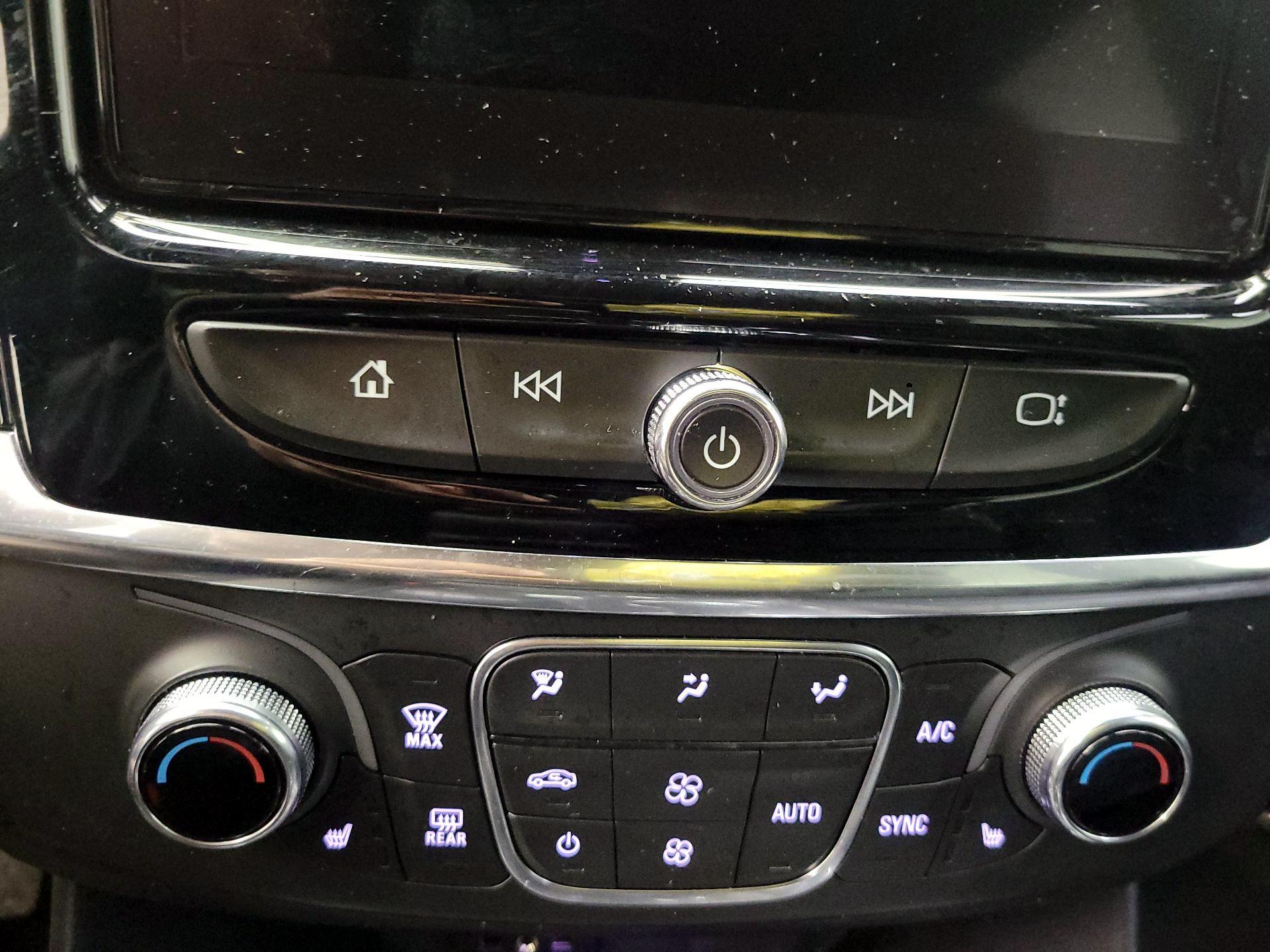 Thumbnail: 2023 Chevrolet Traverse - 14