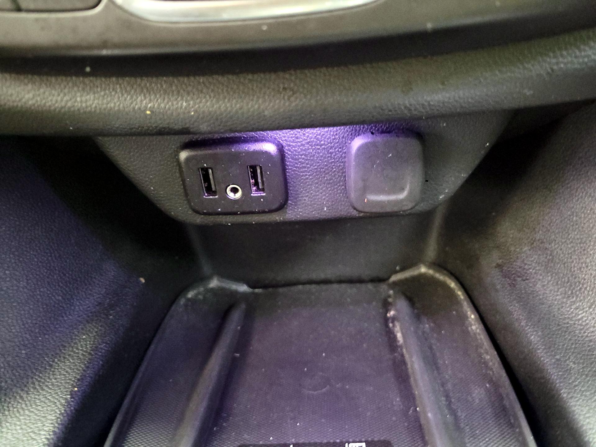 Thumbnail: 2023 Chevrolet Traverse - 16