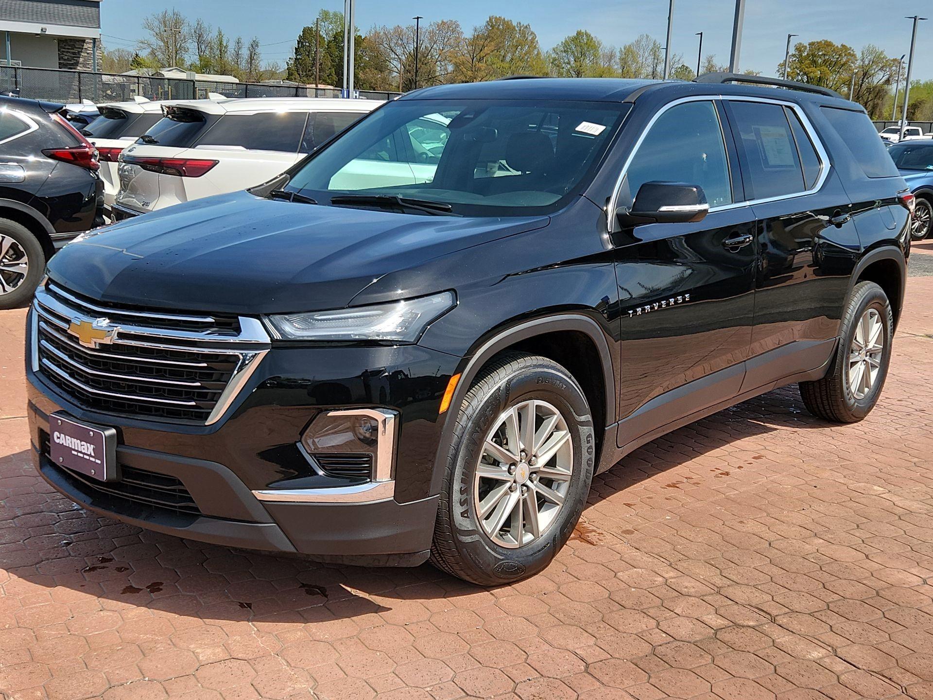 Thumbnail: 2023 Chevrolet Traverse - 3